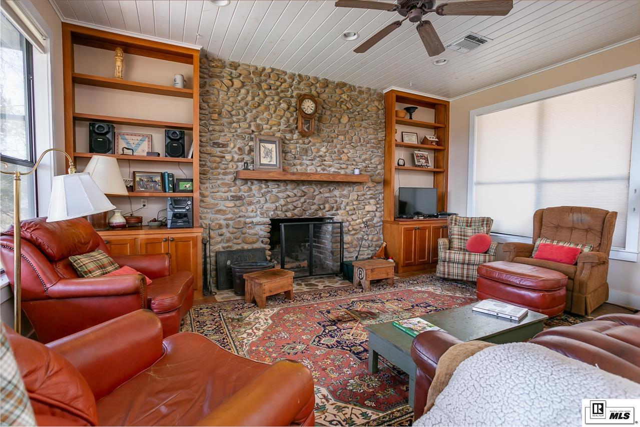 2823B Highway 151