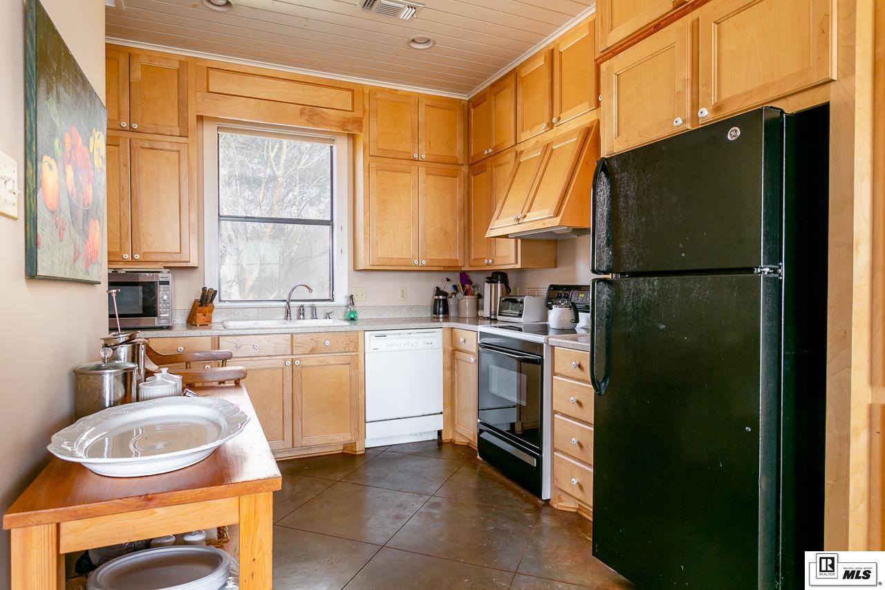 2823B Highway 151