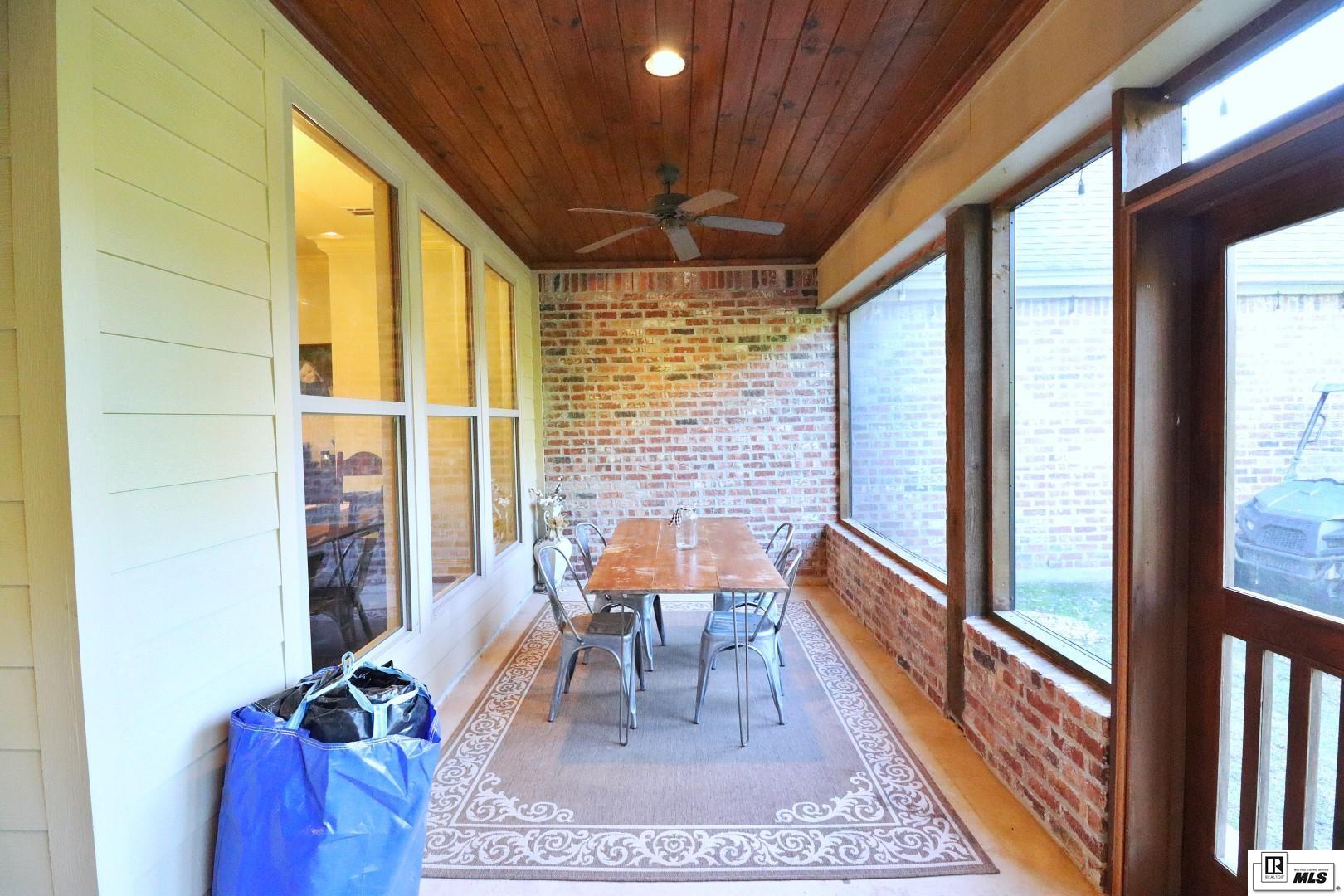 1053 Leckie Road