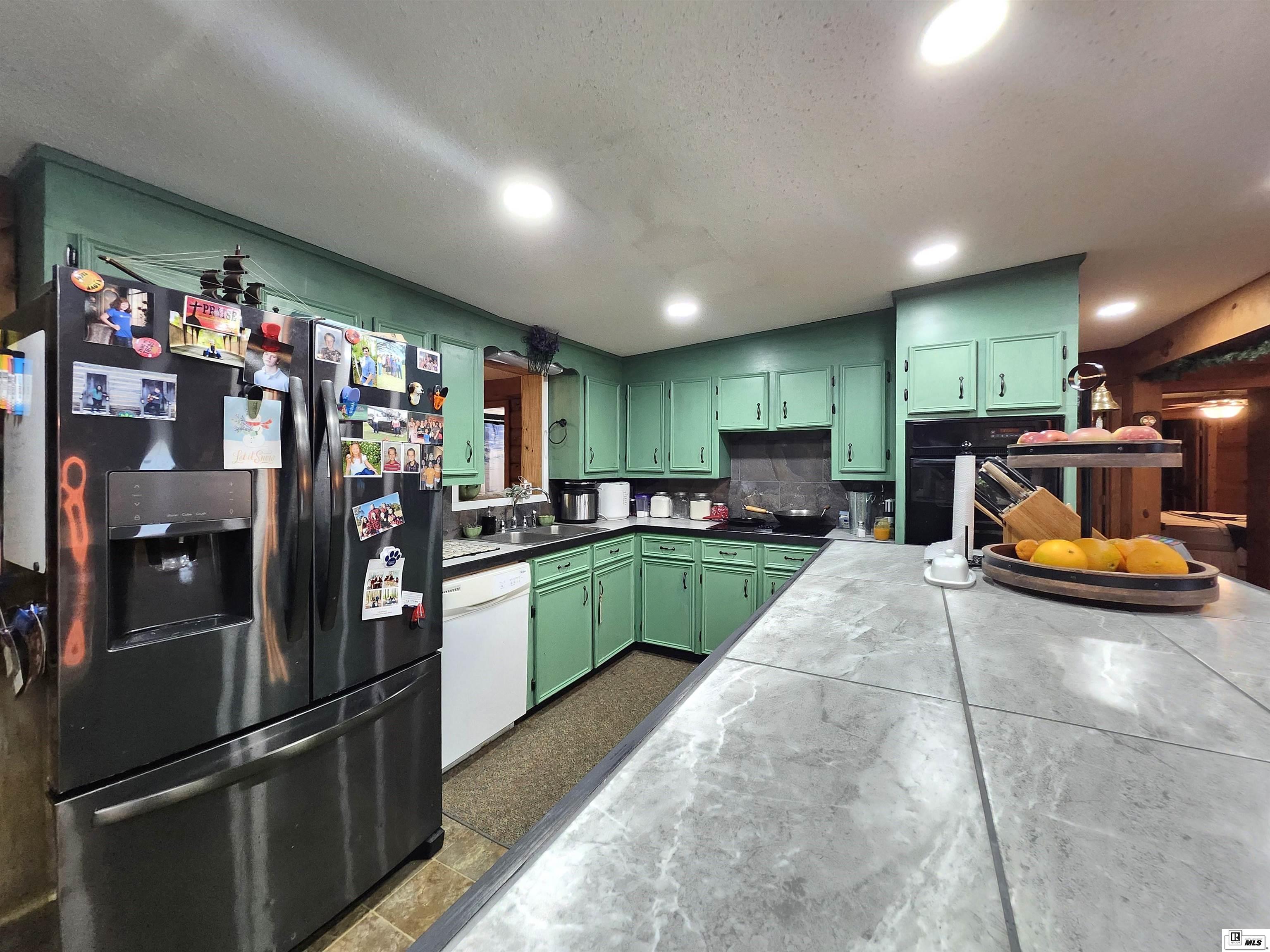 1744 Highway 569