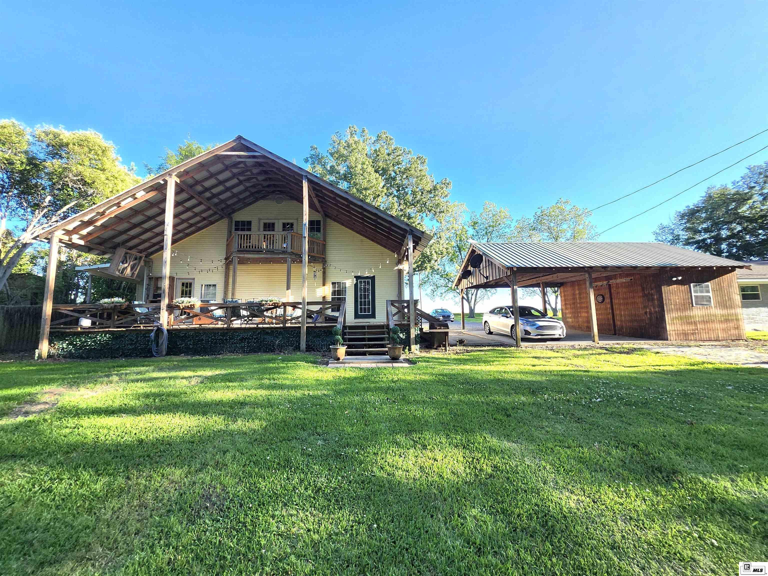 1744 Highway 569