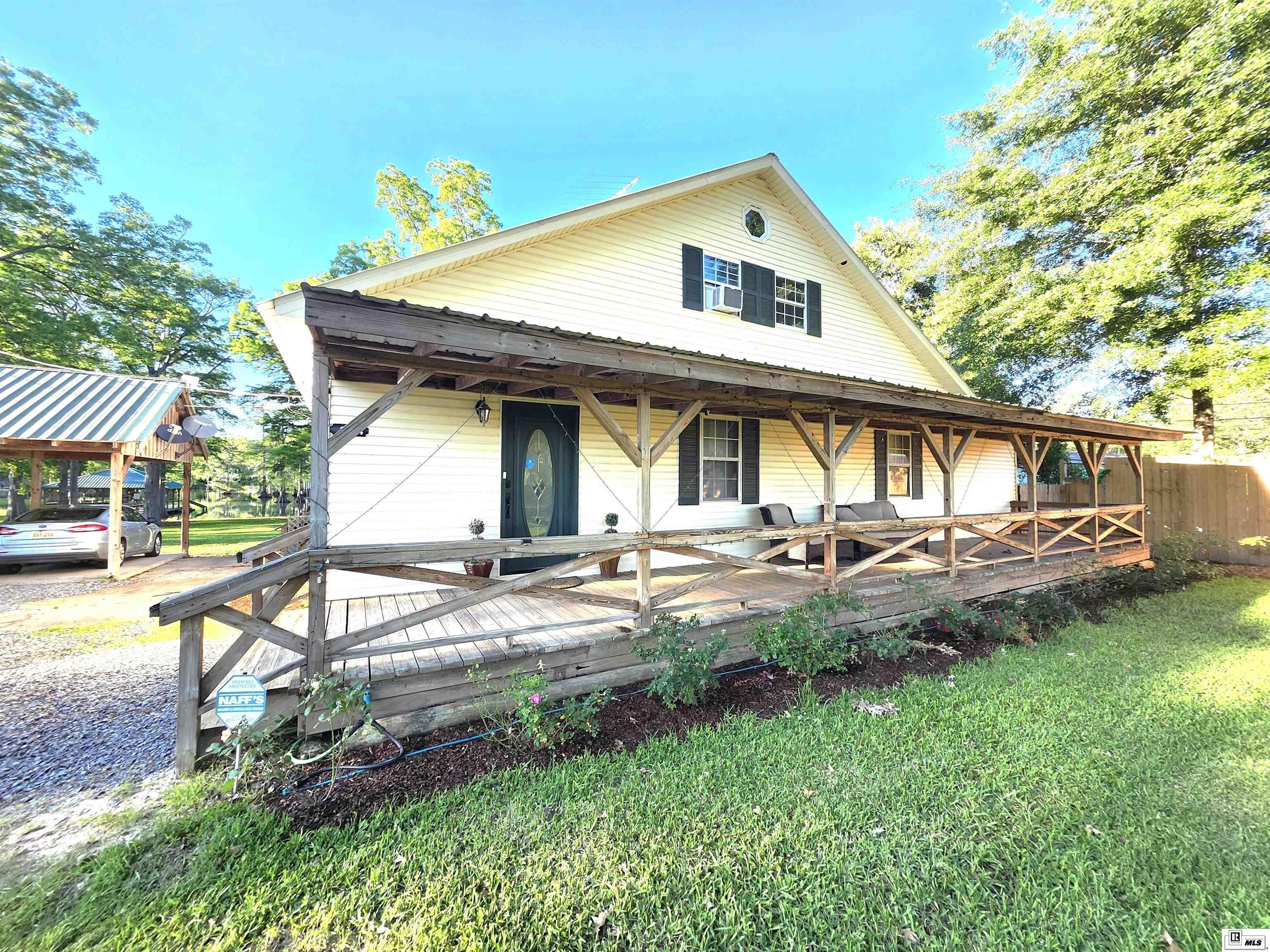 1744 Highway 569