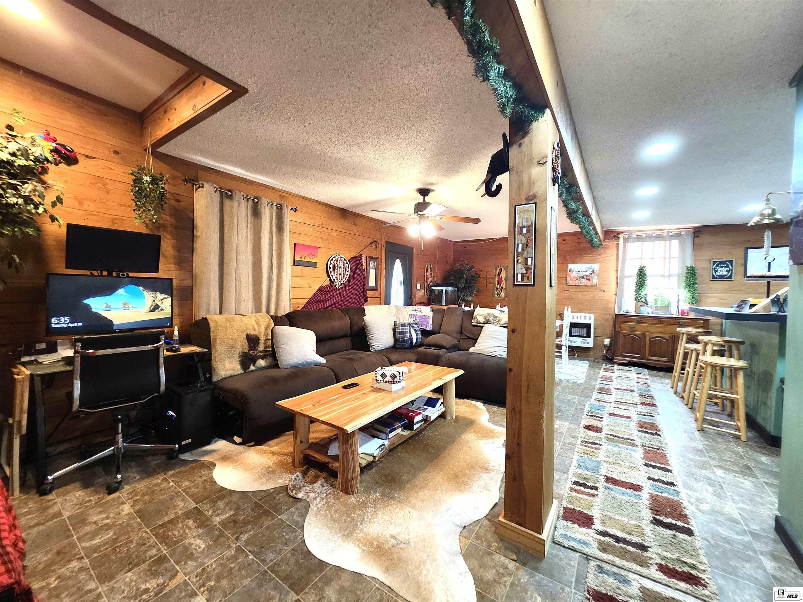 1744 Highway 569