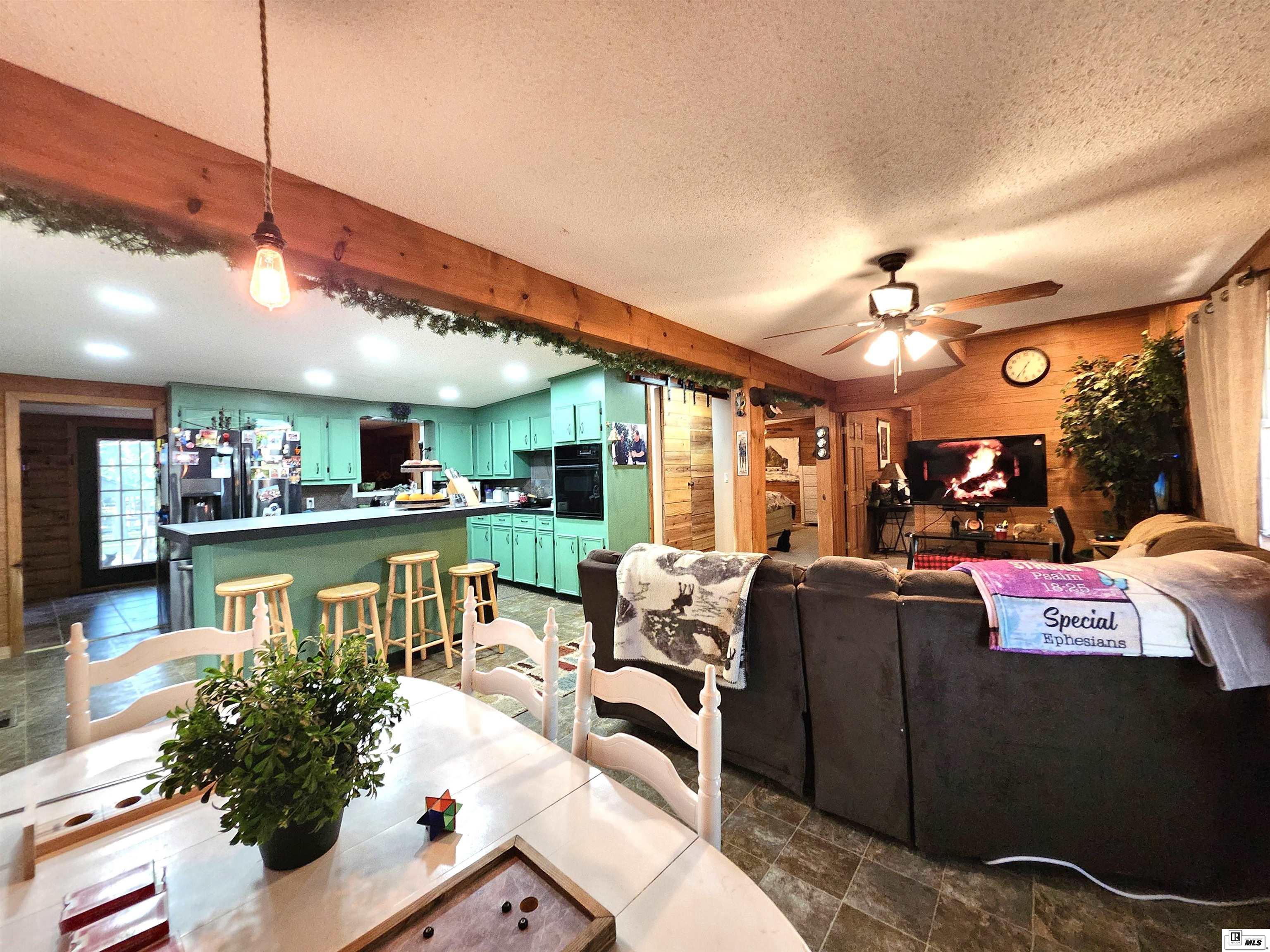 1744 Highway 569