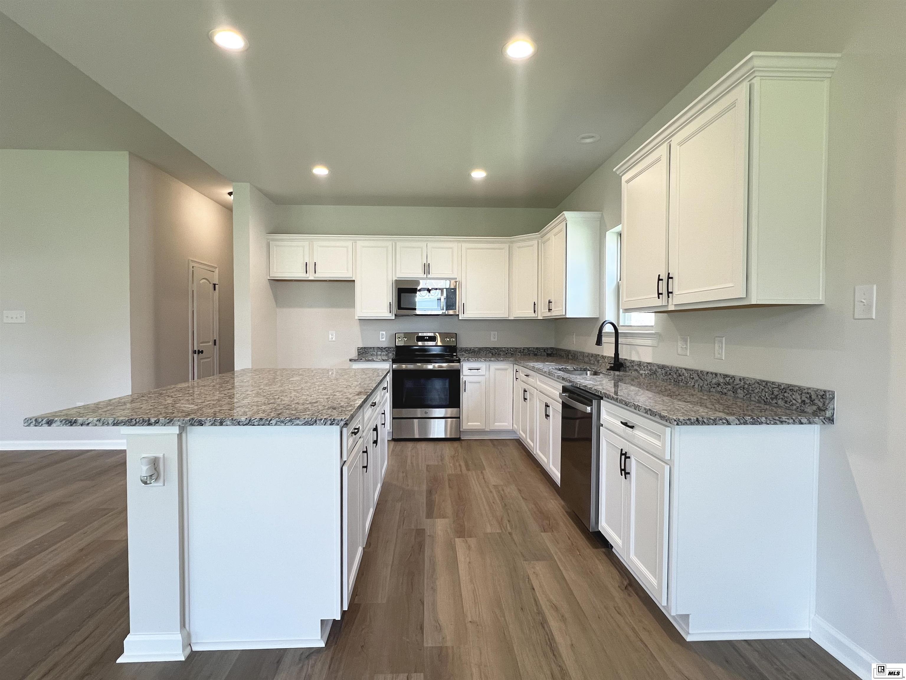 420 Magnolia Pointe Place