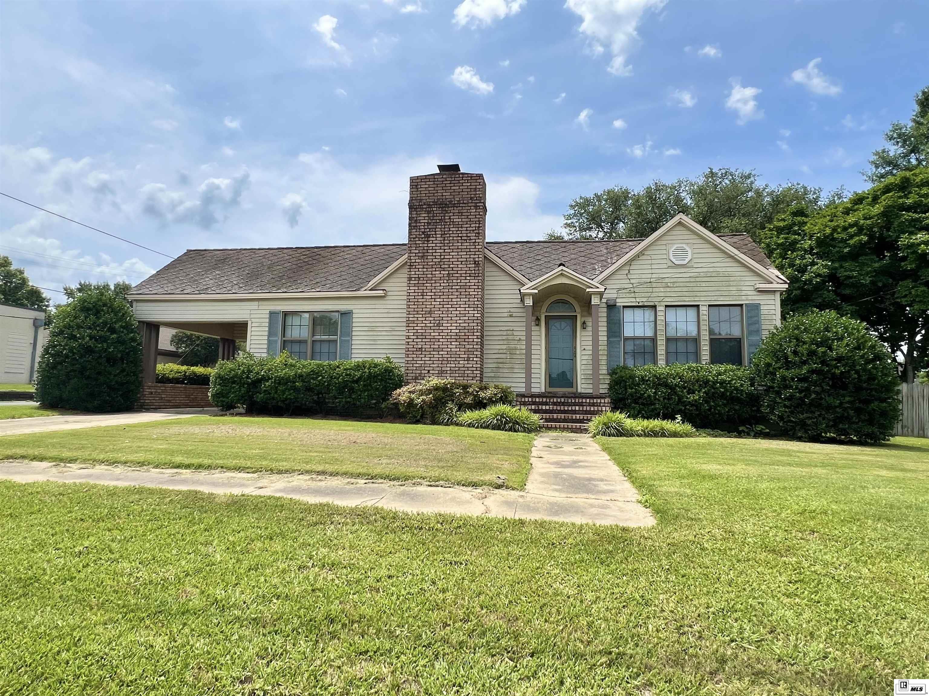 Photo of 601 W MAIN STREET, Oak Grove, LA 71263