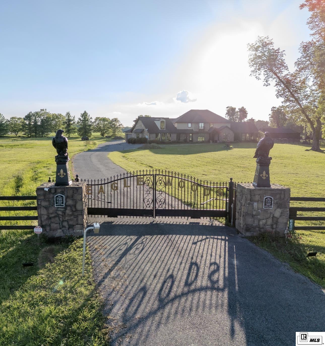 3585 Doss Highway