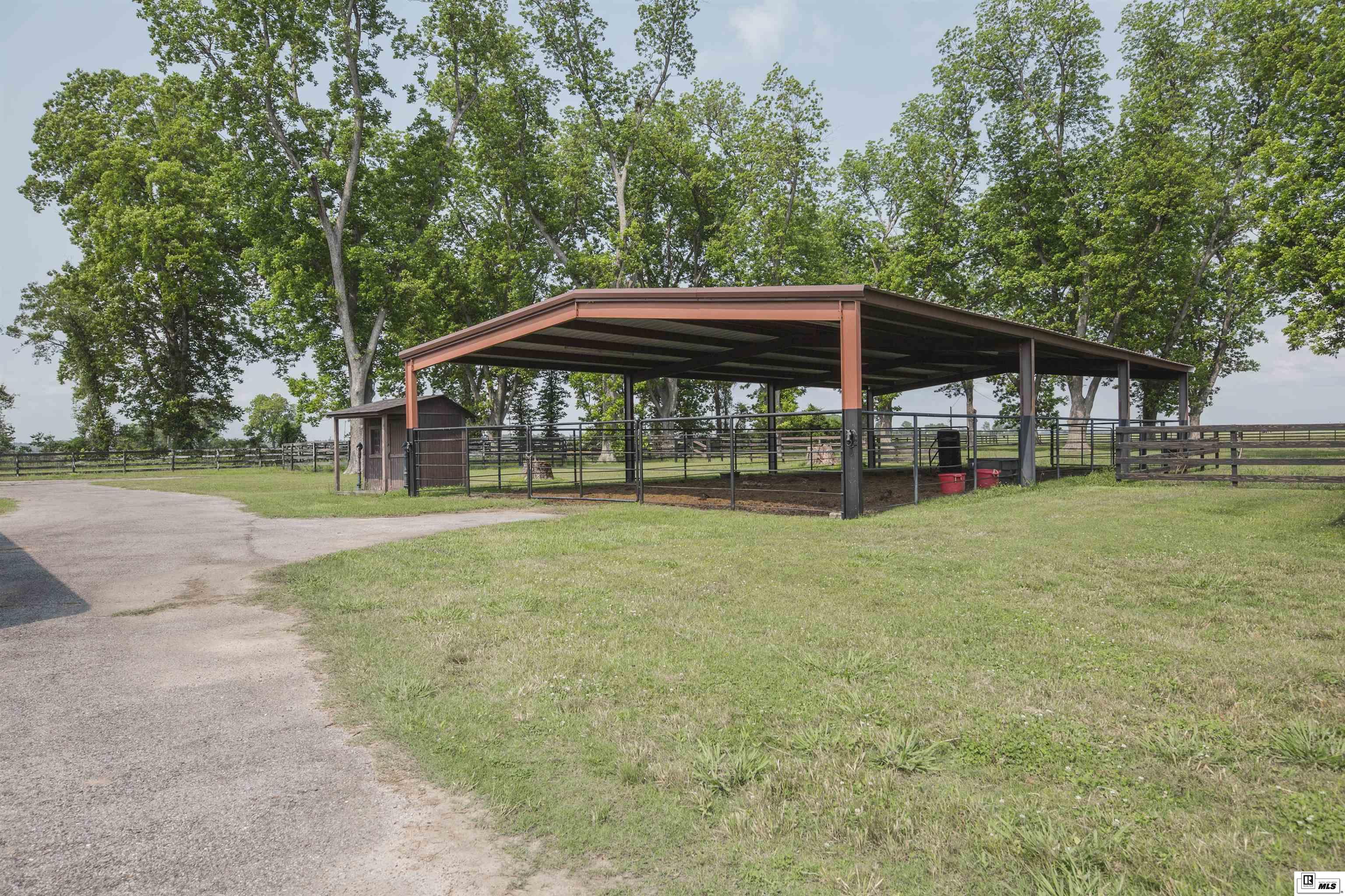 3585 Doss Highway