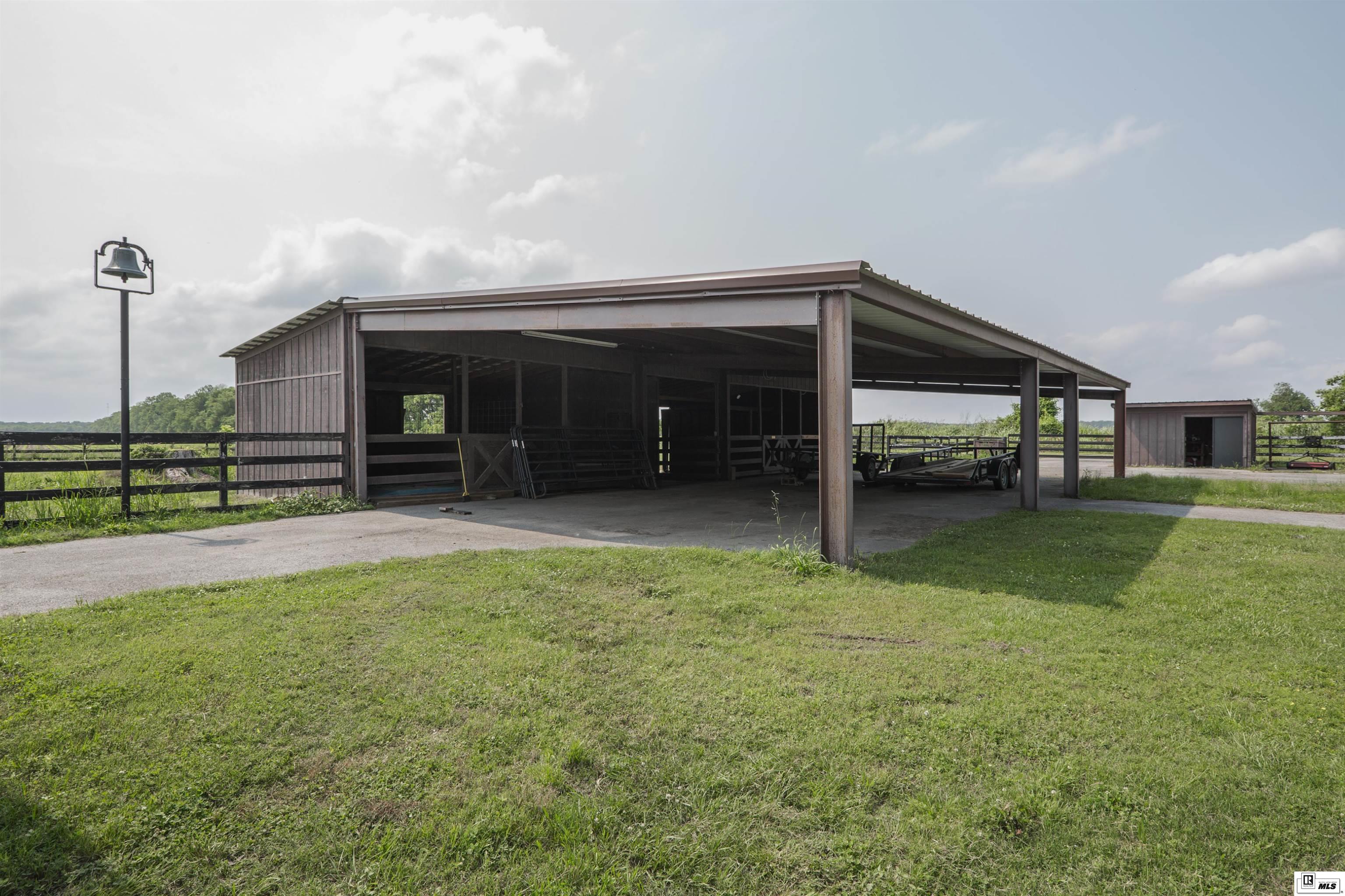 3585 Doss Highway