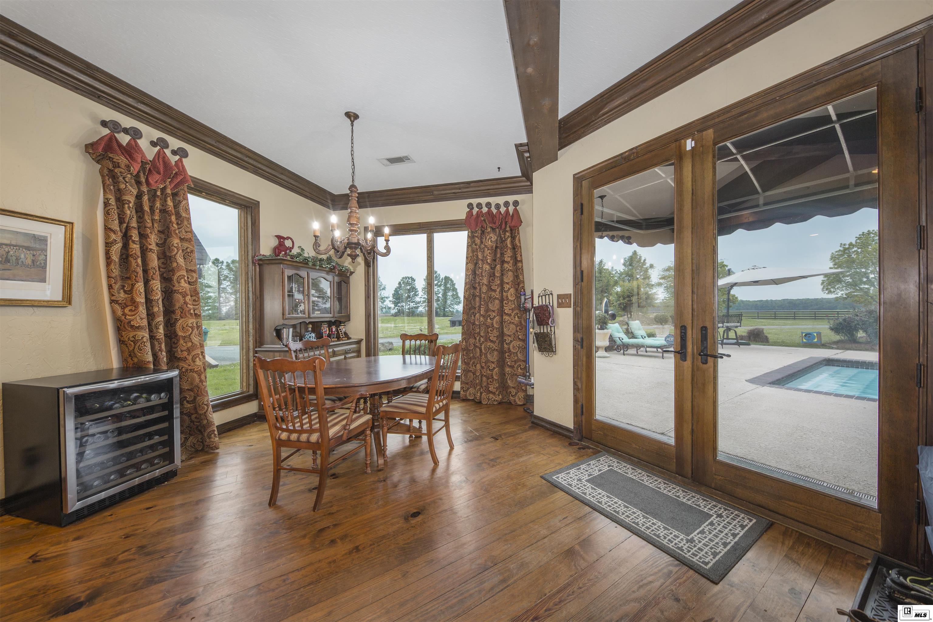 3585 Doss Highway