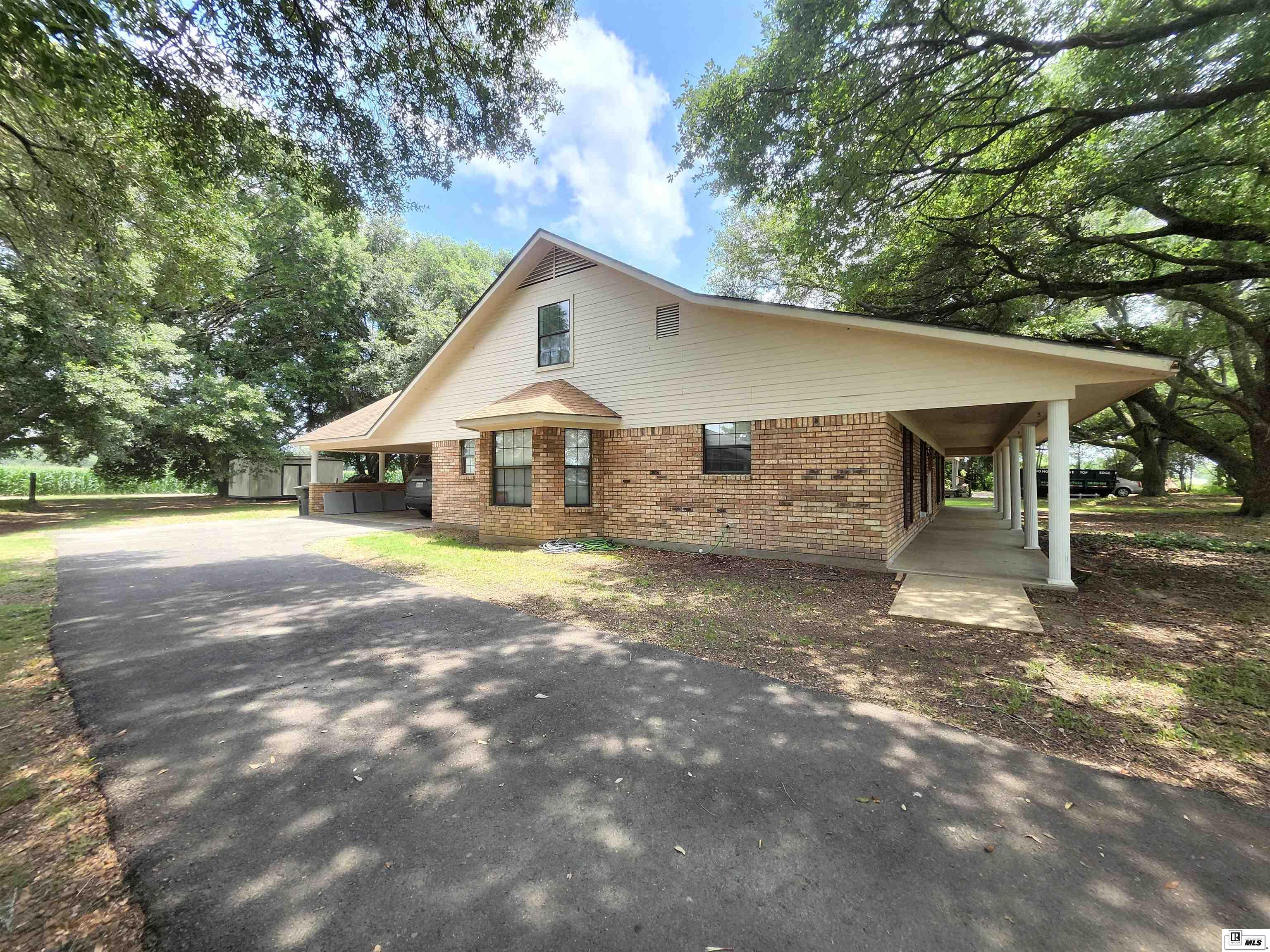 725 Highway 3210