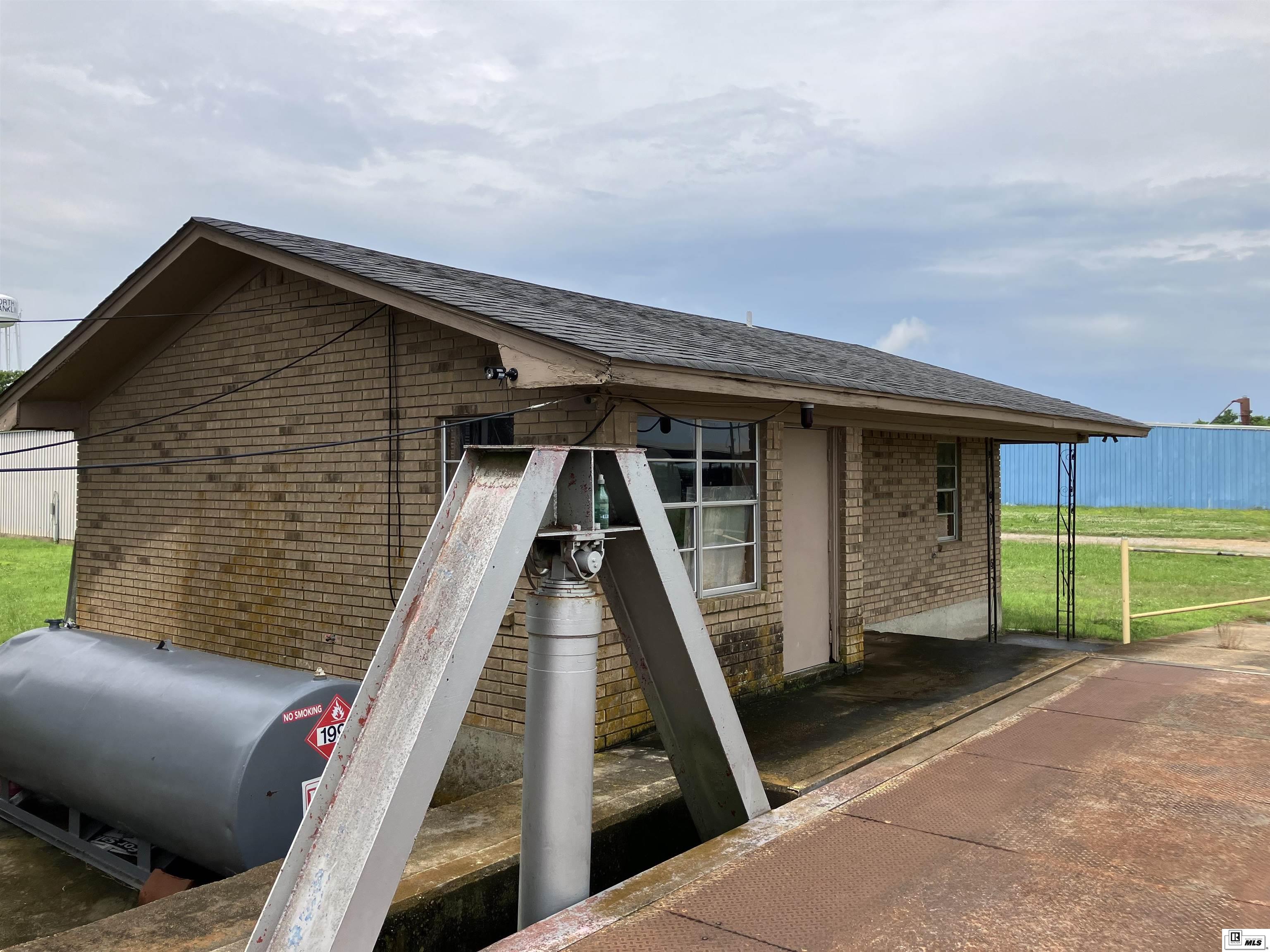 3234 Highway 17