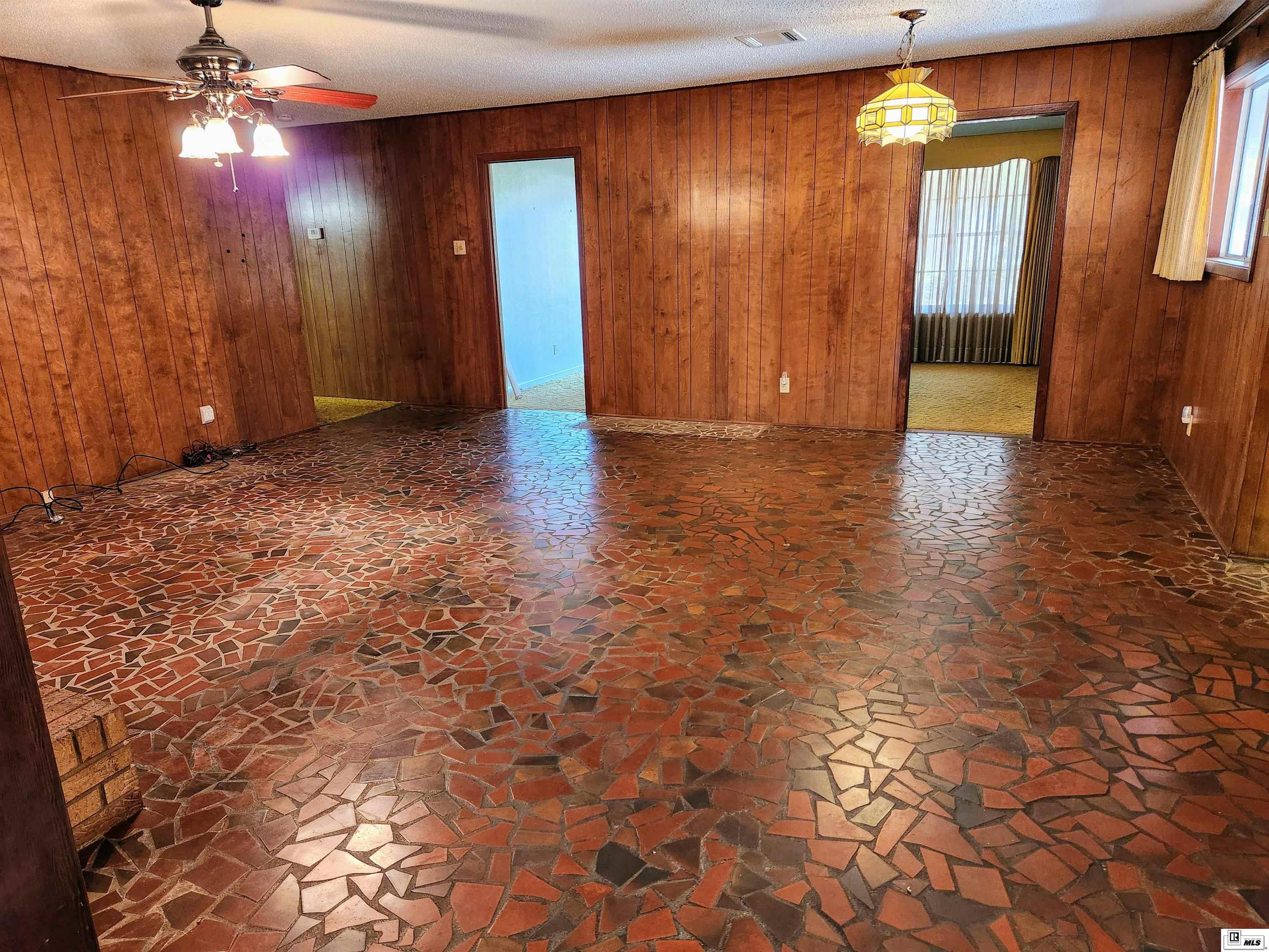 2103 Edgewood Drive