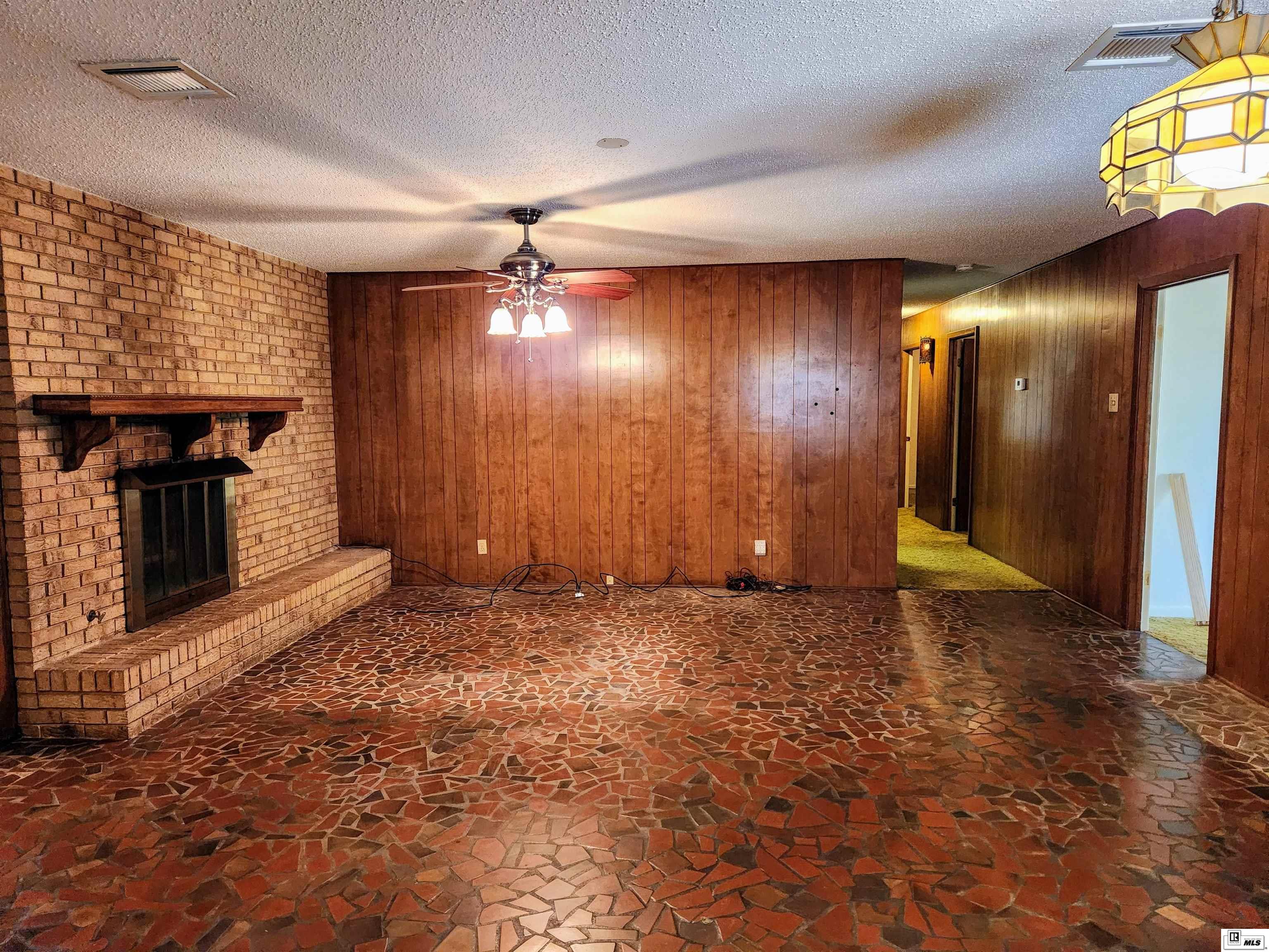 2103 Edgewood Drive