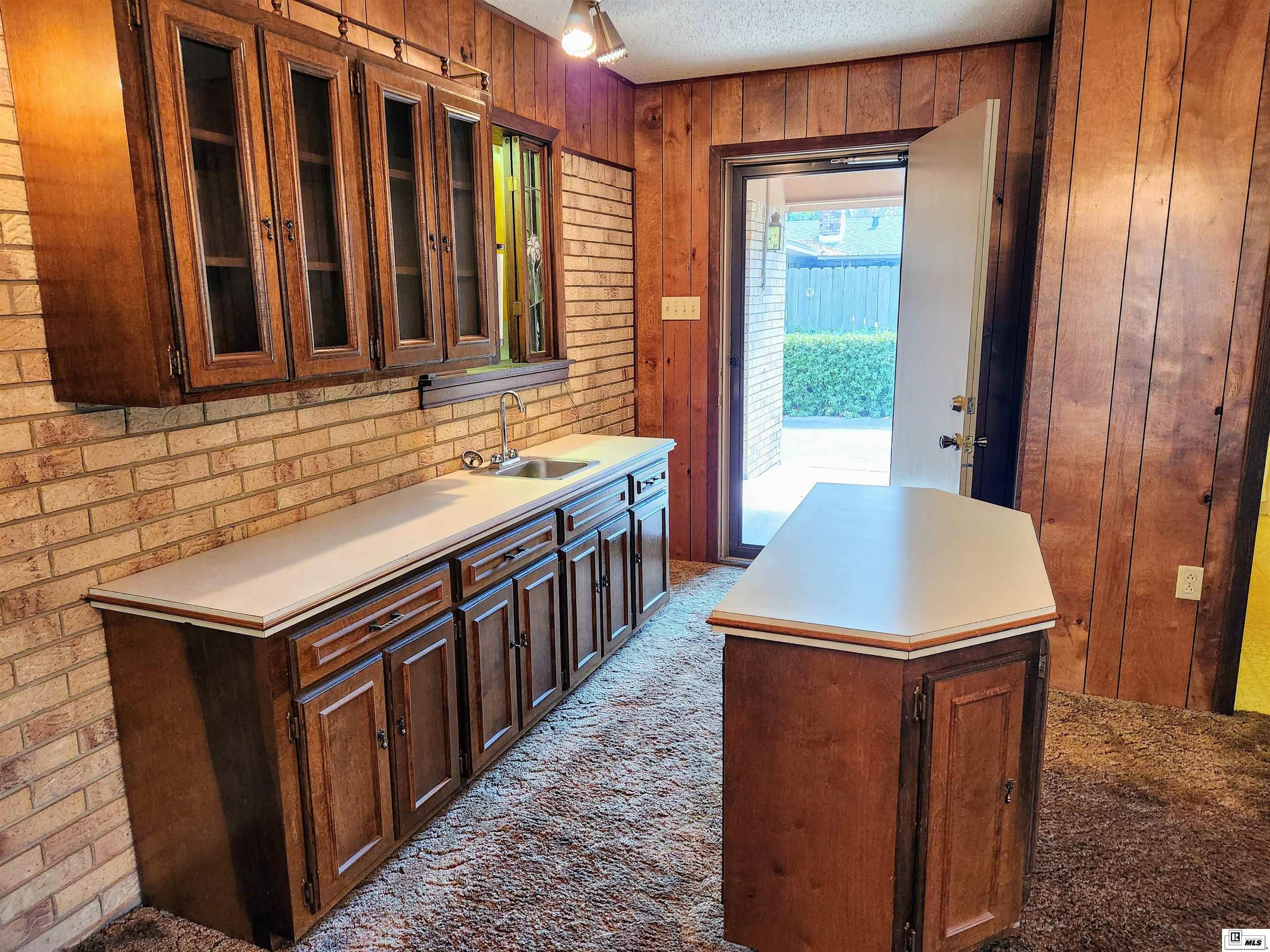 2103 Edgewood Drive