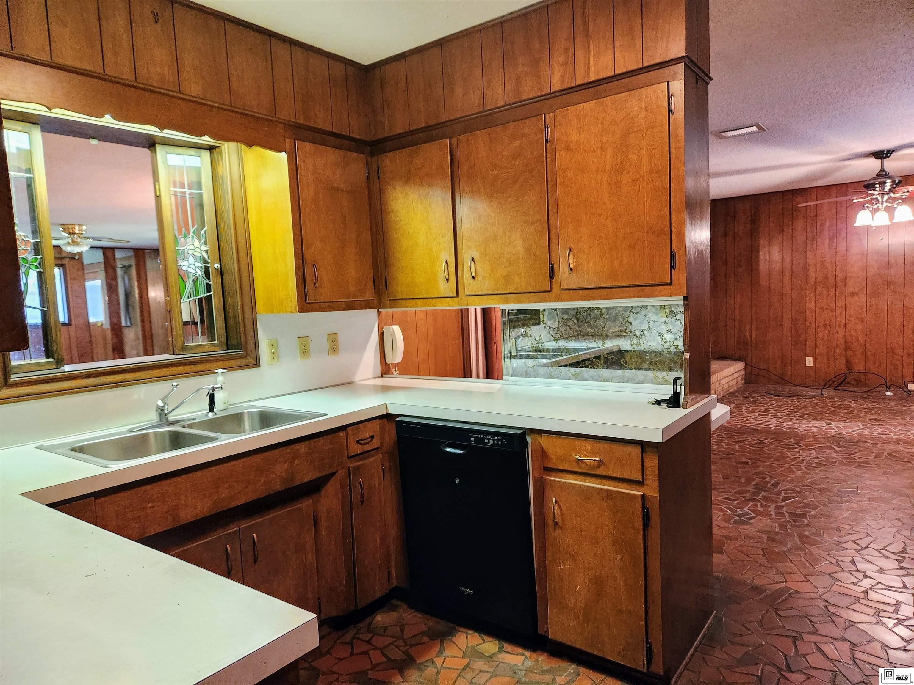 2103 Edgewood Drive