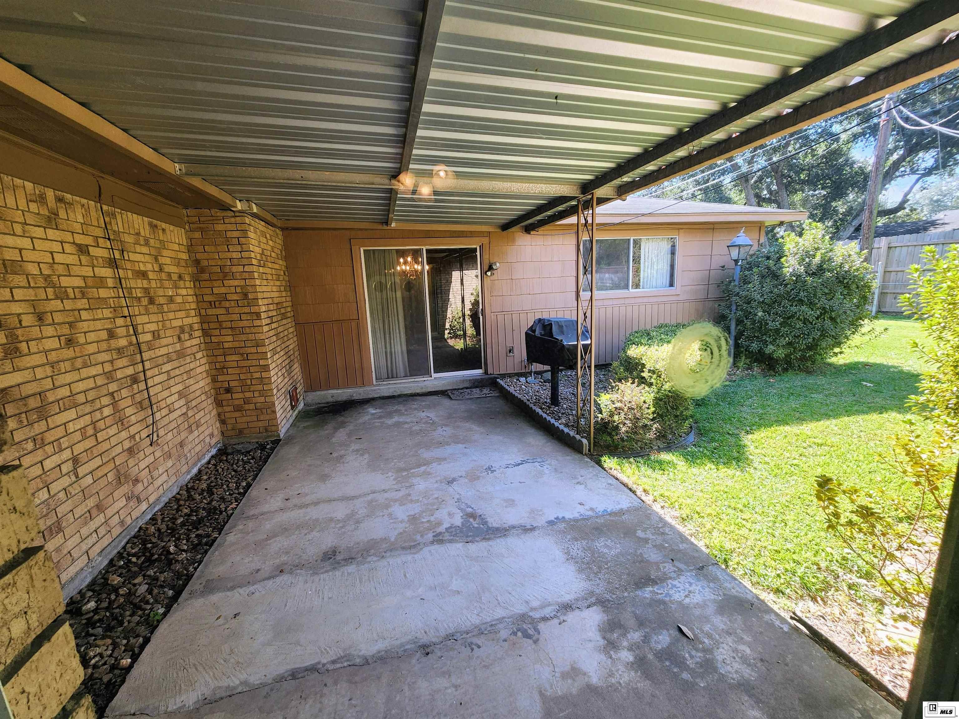 2103 Edgewood Drive