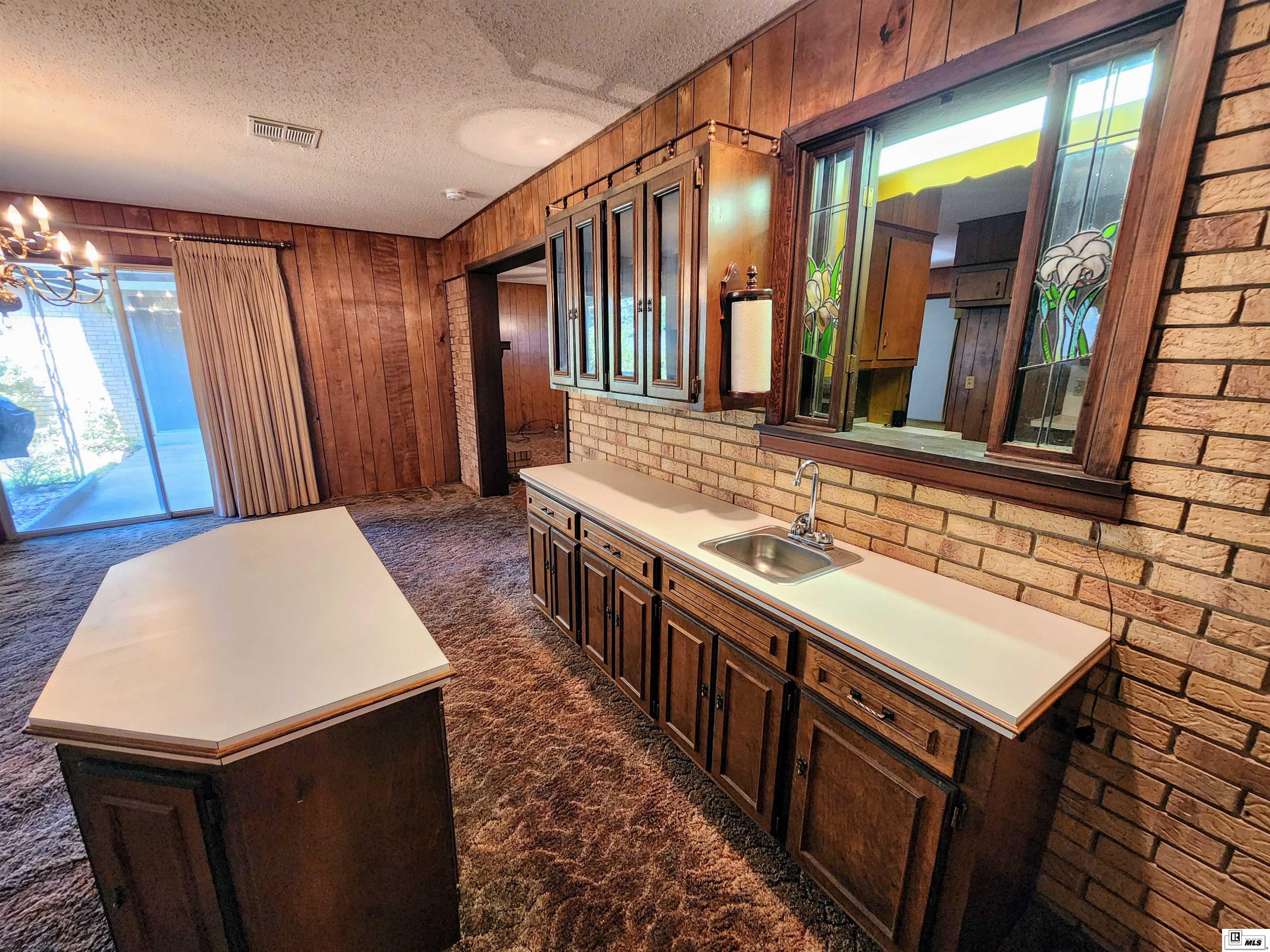 2103 Edgewood Drive