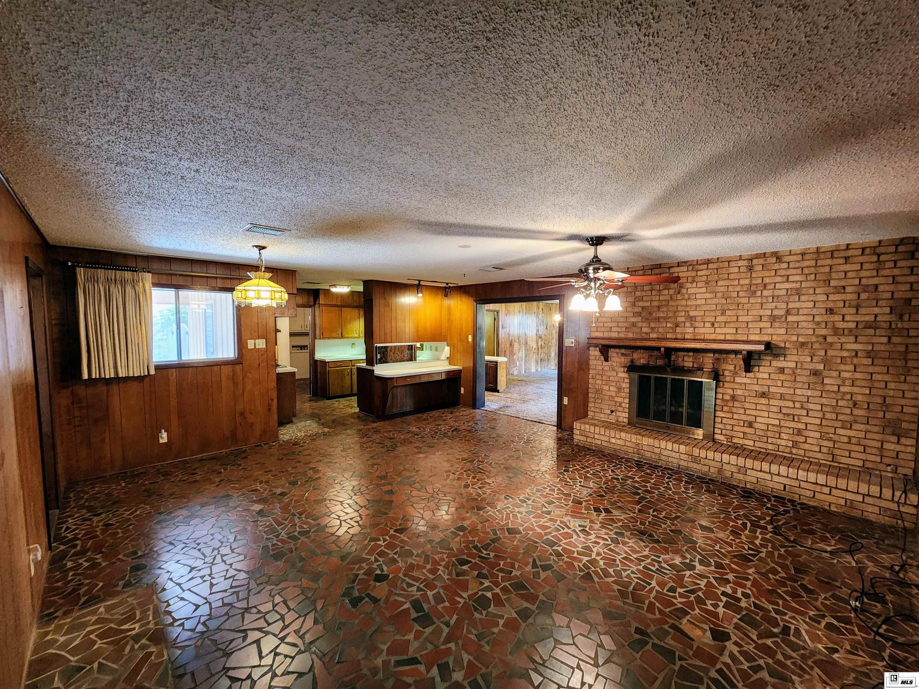 2103 Edgewood Drive