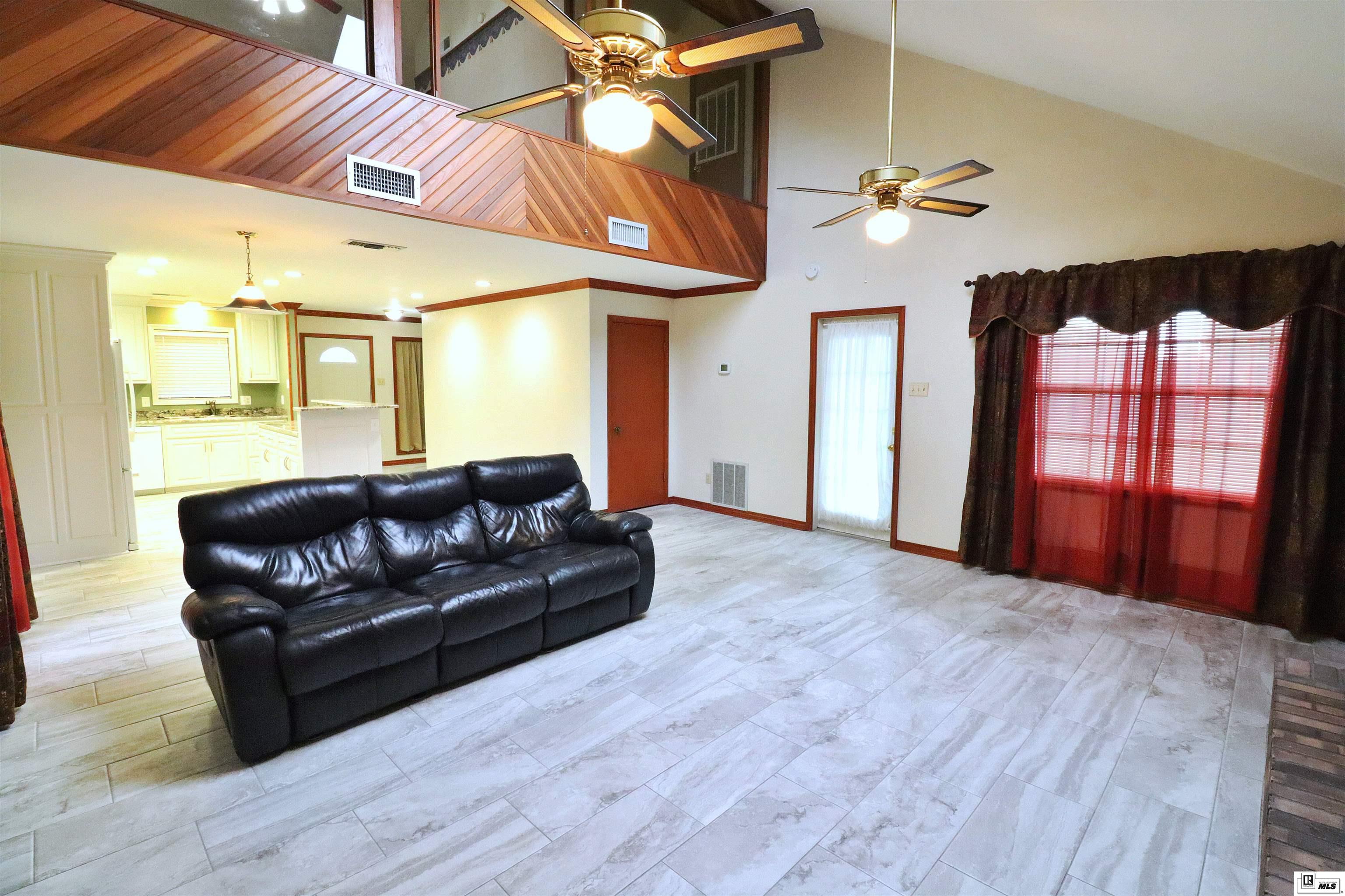 6411 Diamond Head Drive