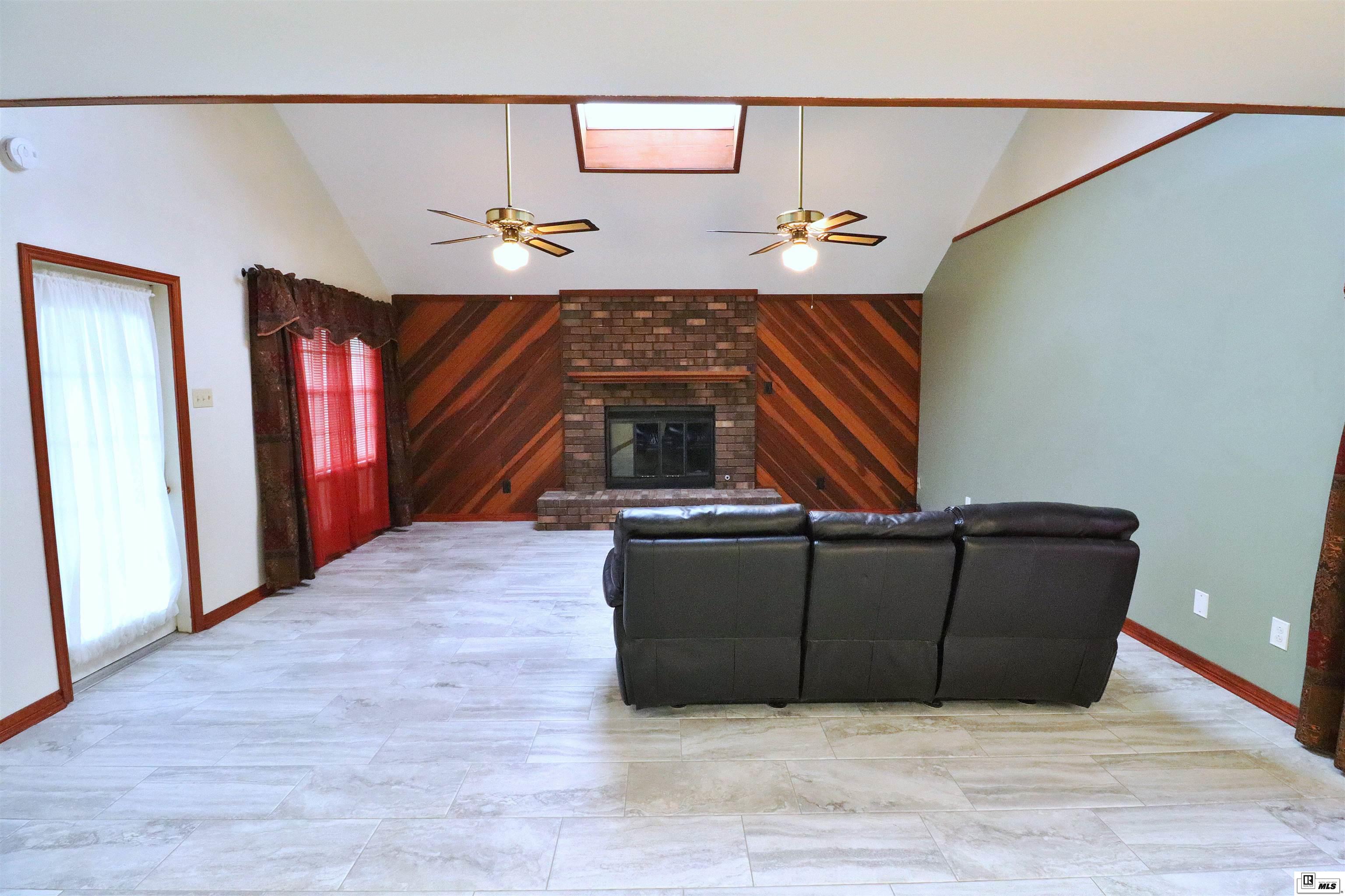 6411 Diamond Head Drive