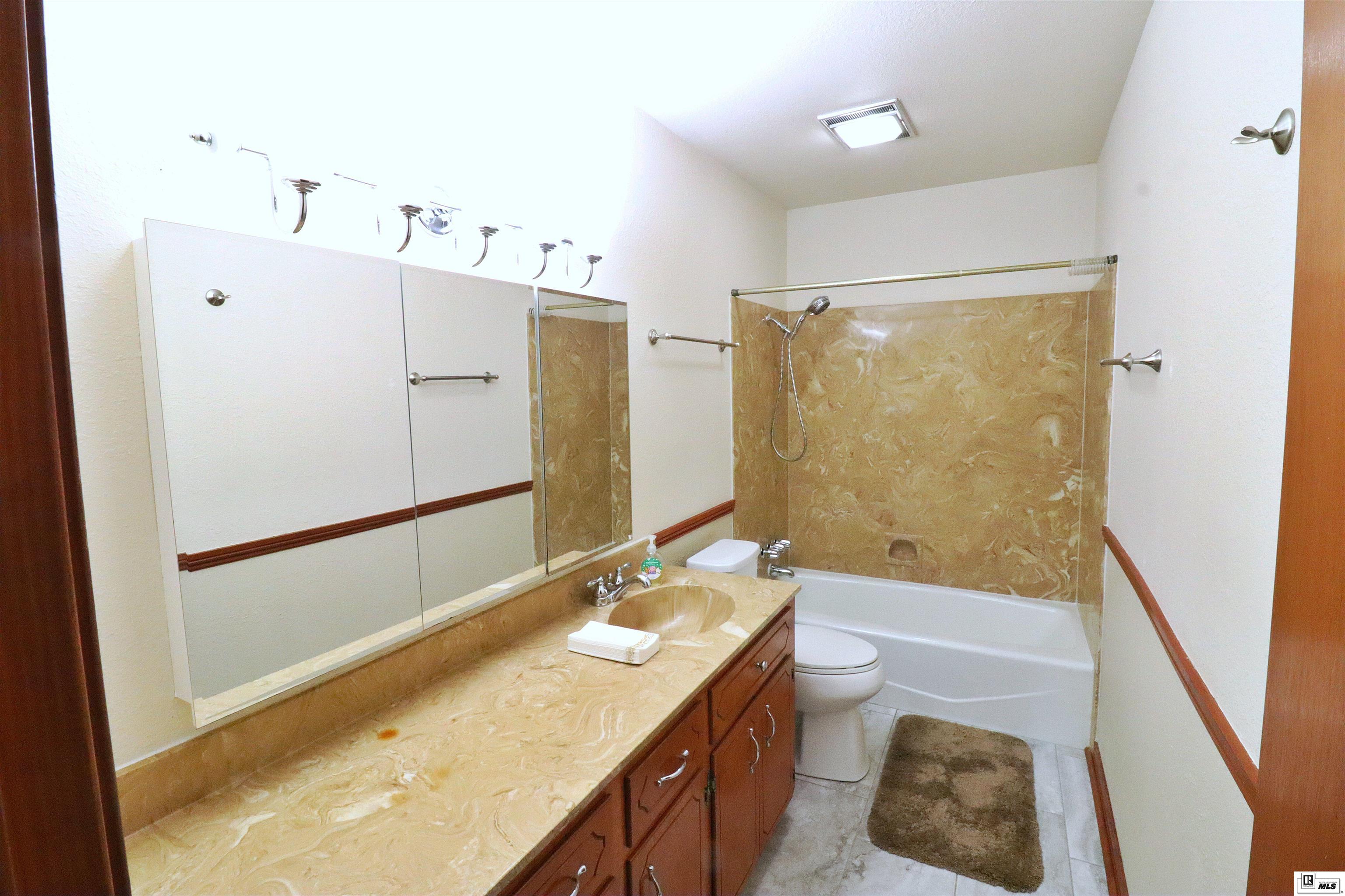 6411 Diamond Head Drive
