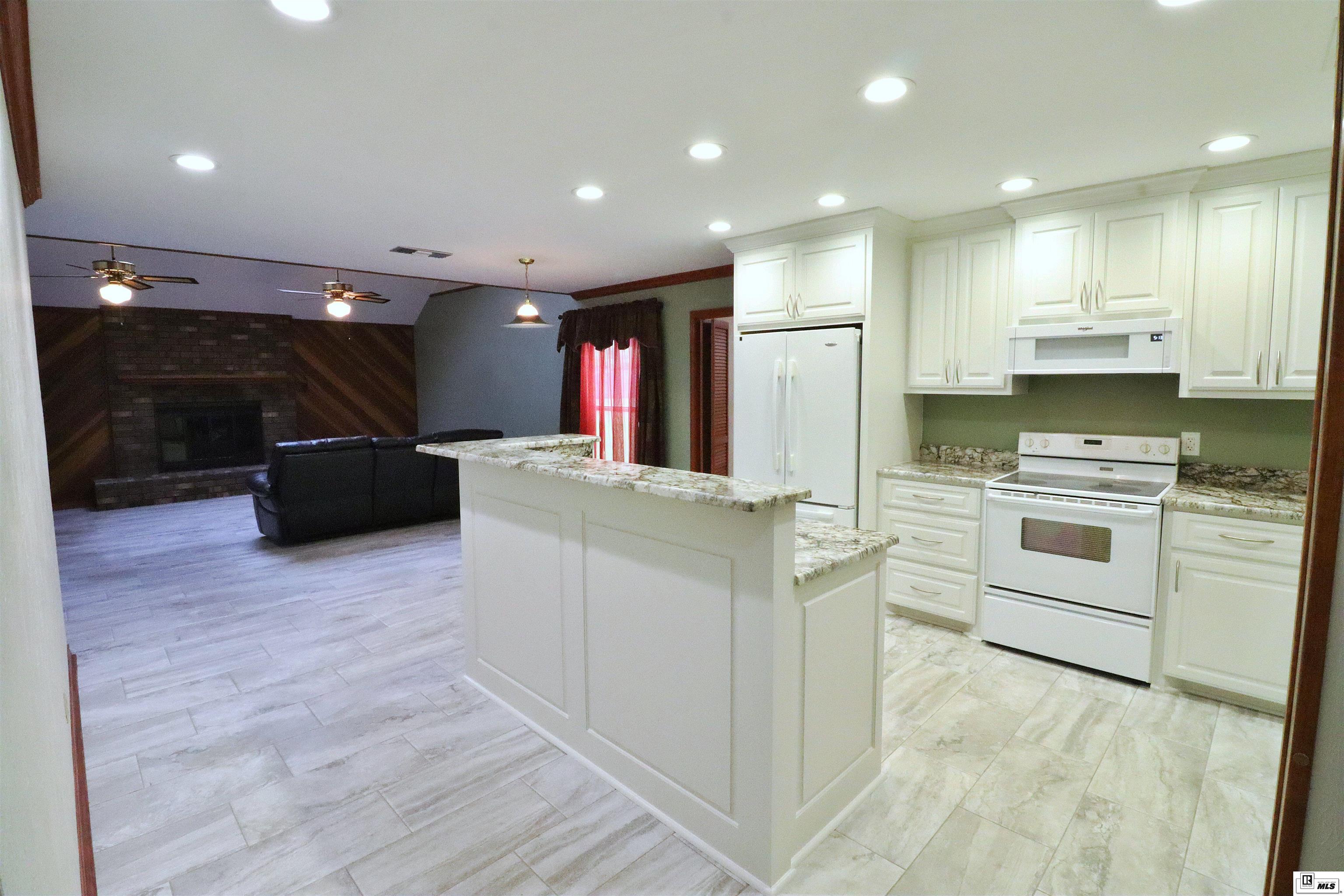 6411 Diamond Head Drive