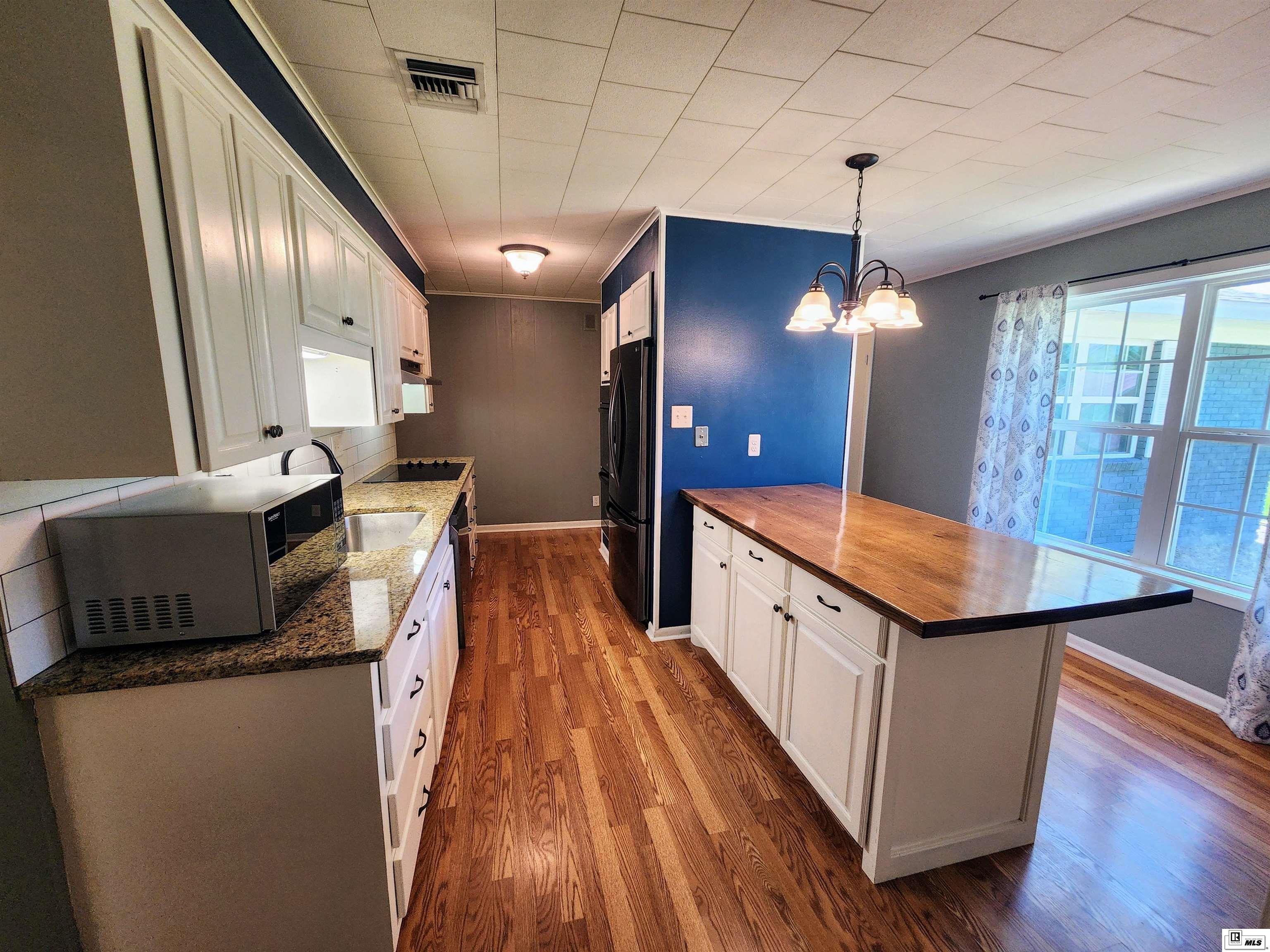 3602 Vondell Circle