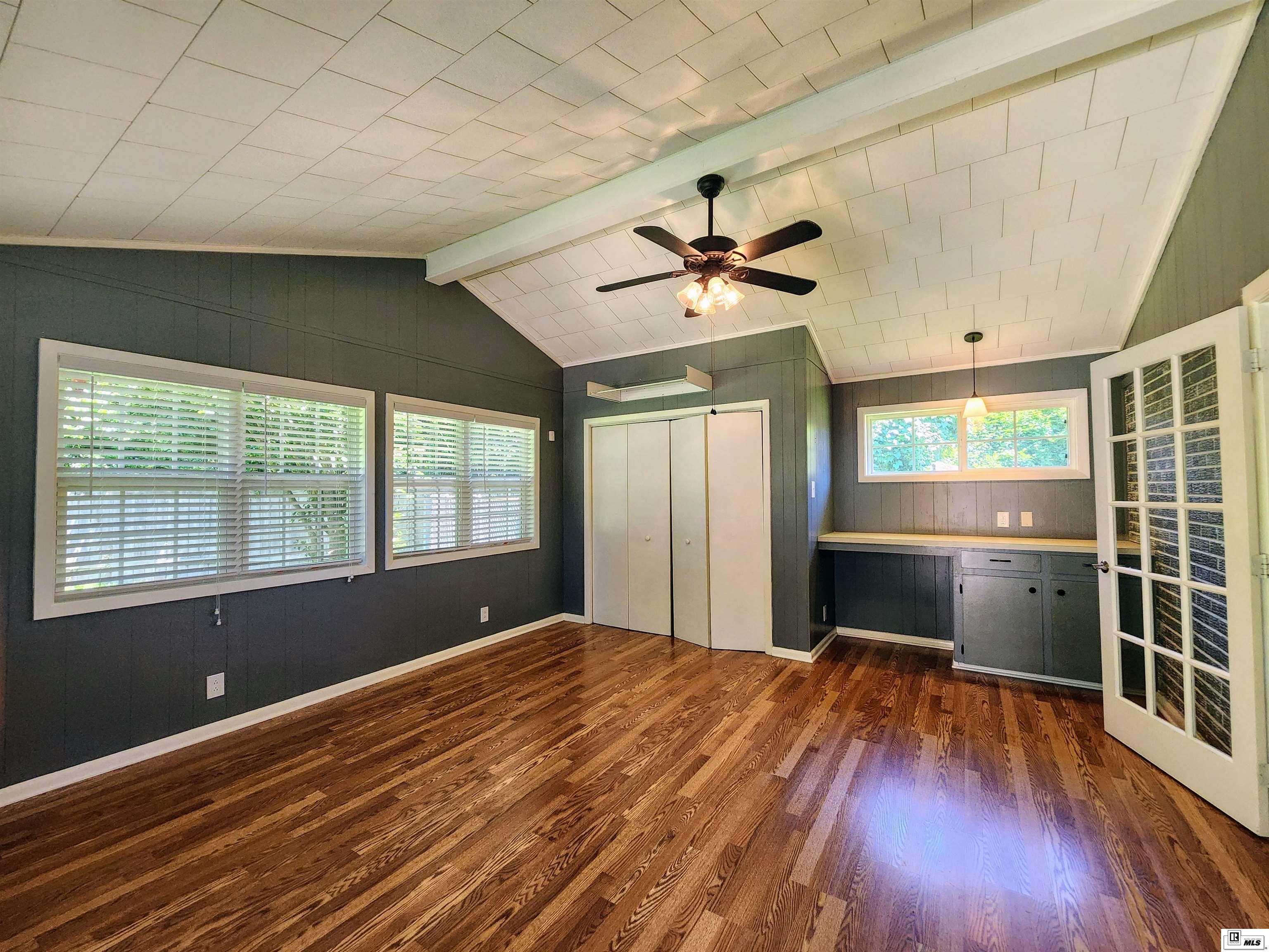 3602 Vondell Circle