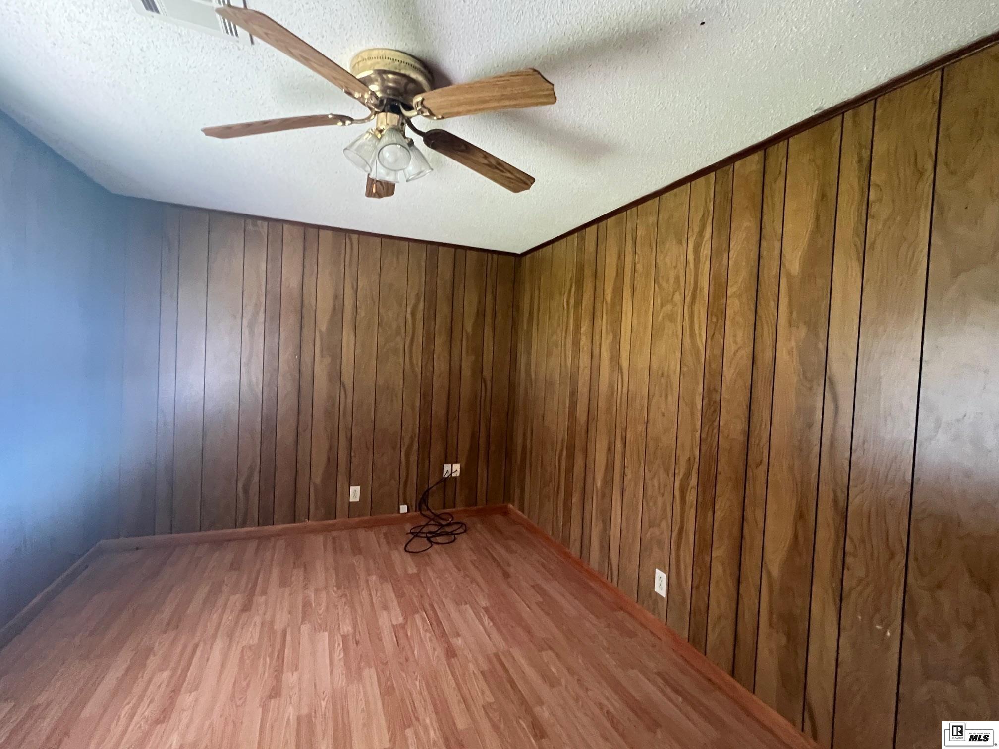 9186 Cottonwood Drive