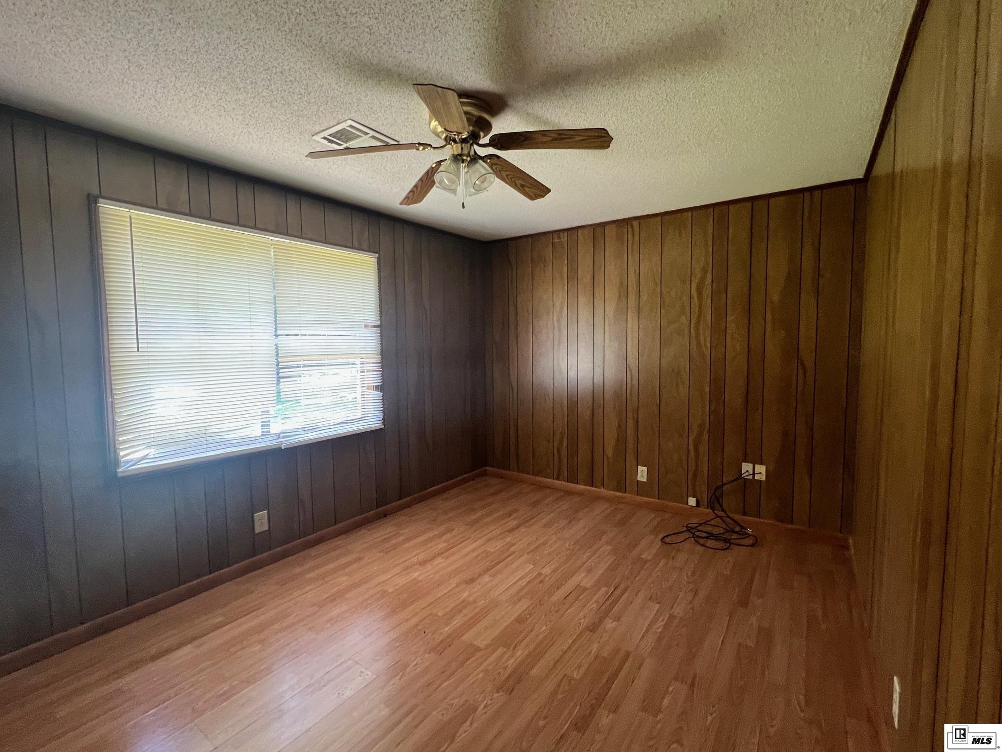 9186 Cottonwood Drive