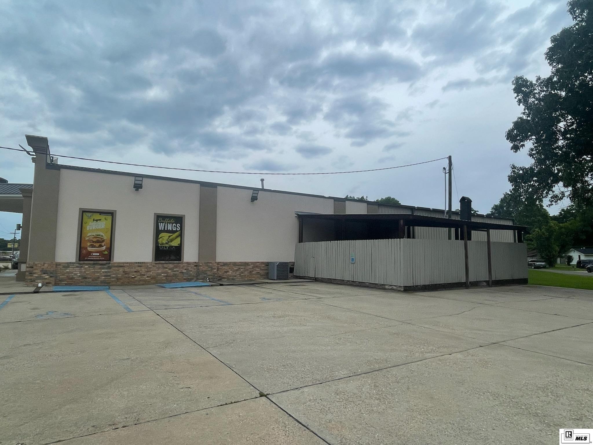 1411 Thomas Road