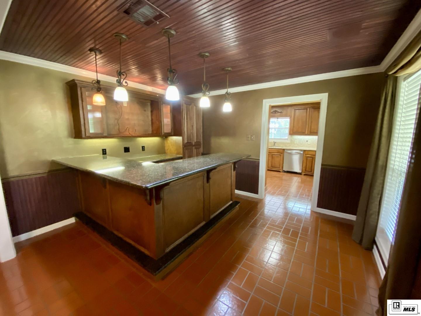 617 Cheniere Drew Road