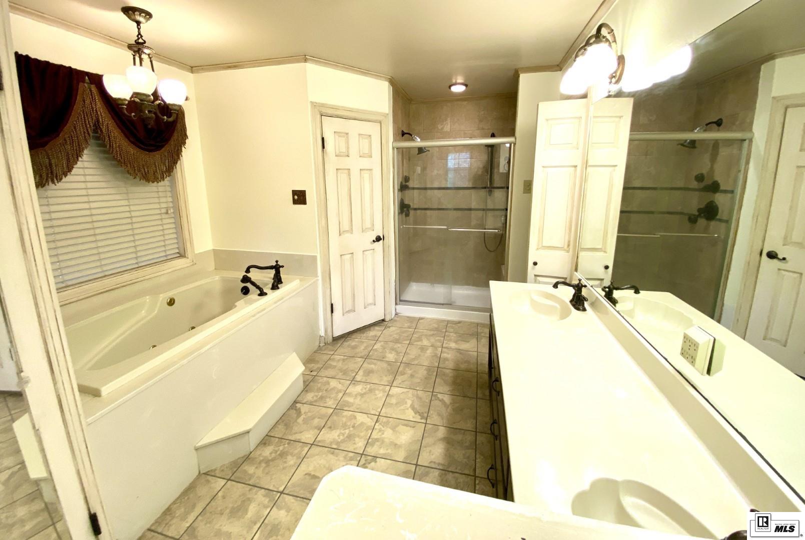 617 Cheniere Drew Road