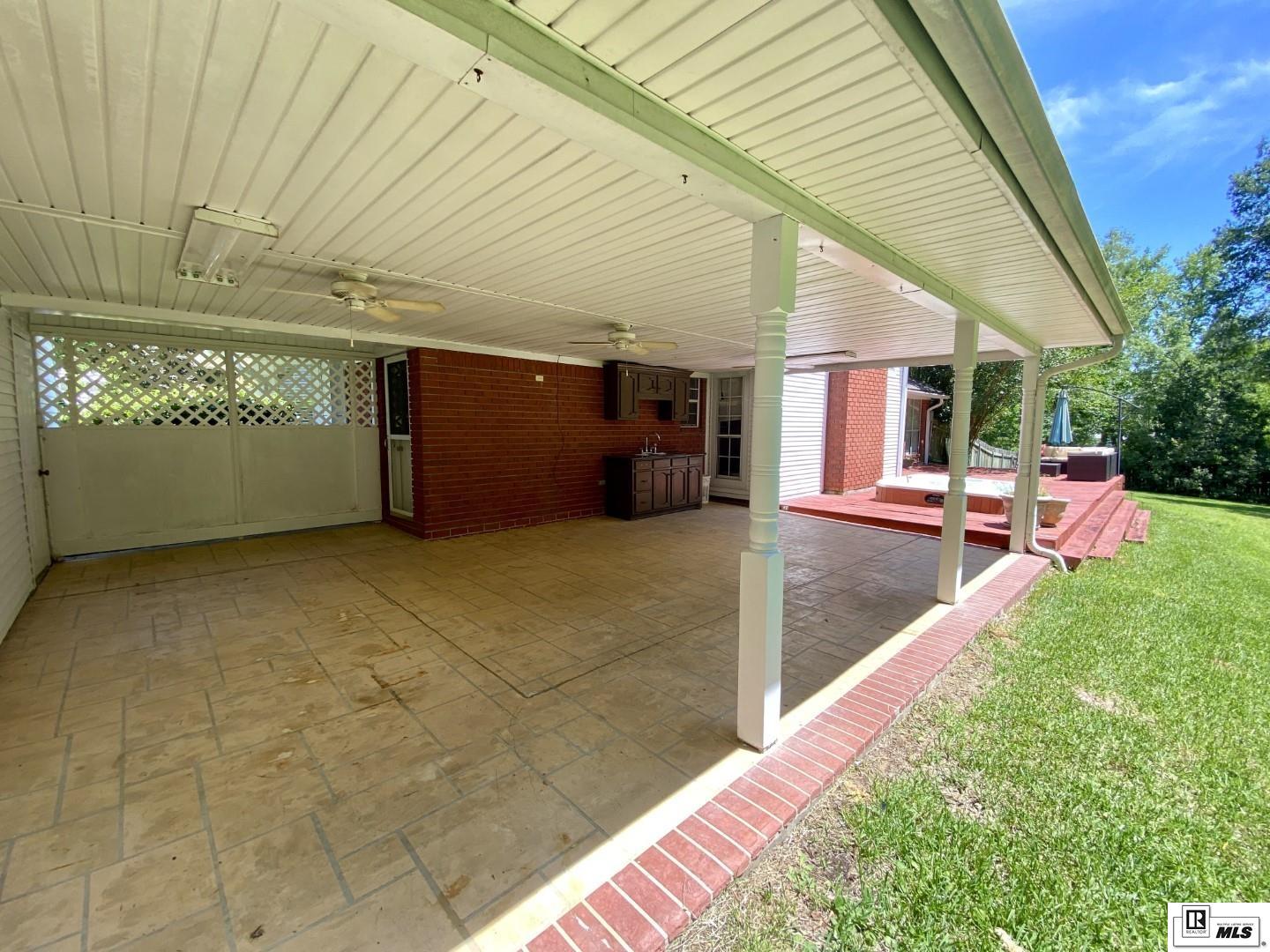 617 Cheniere Drew Road