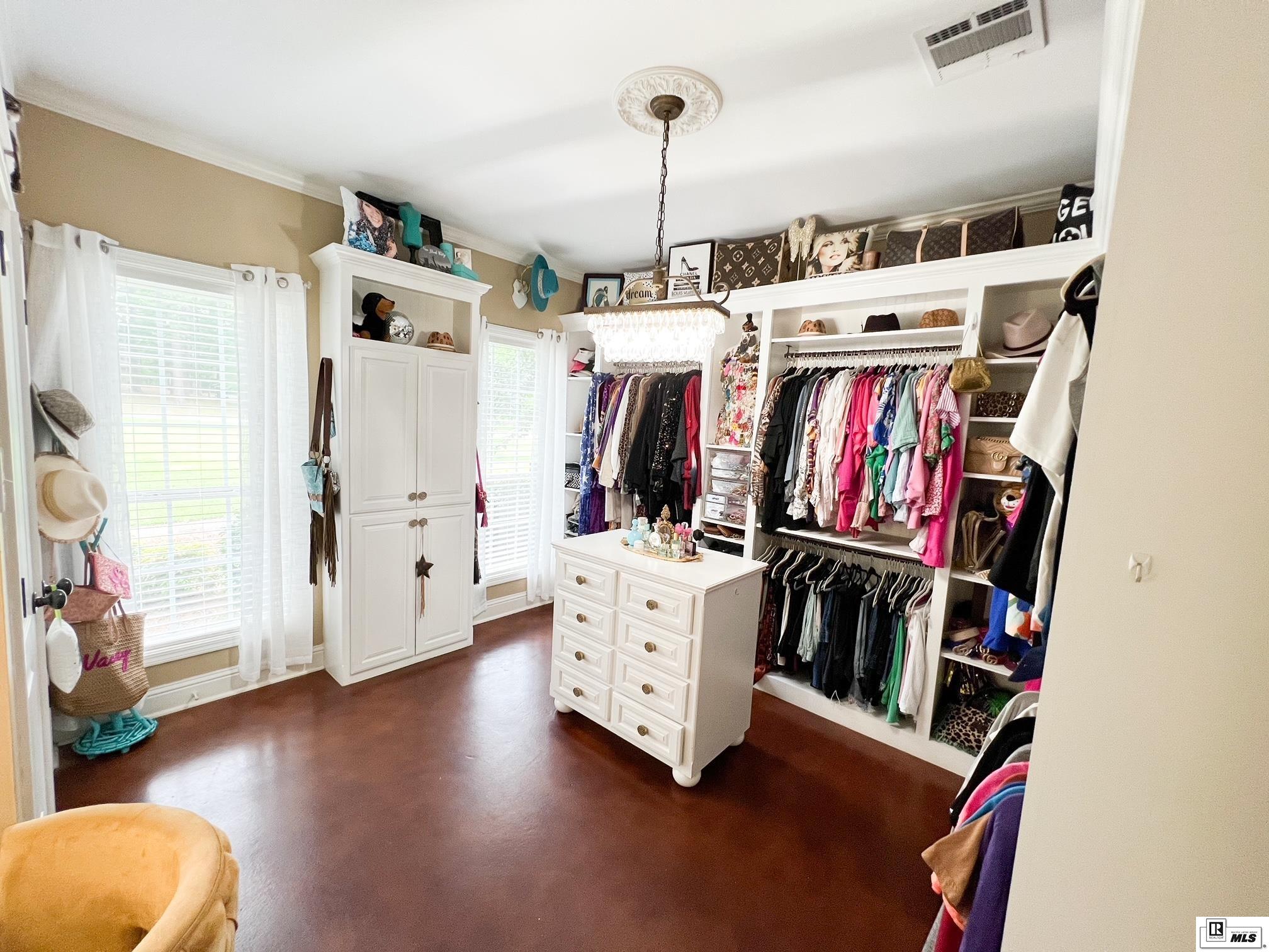 153 Oakhaven Drive