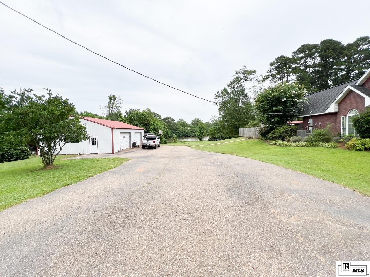153 Oakhaven Drive