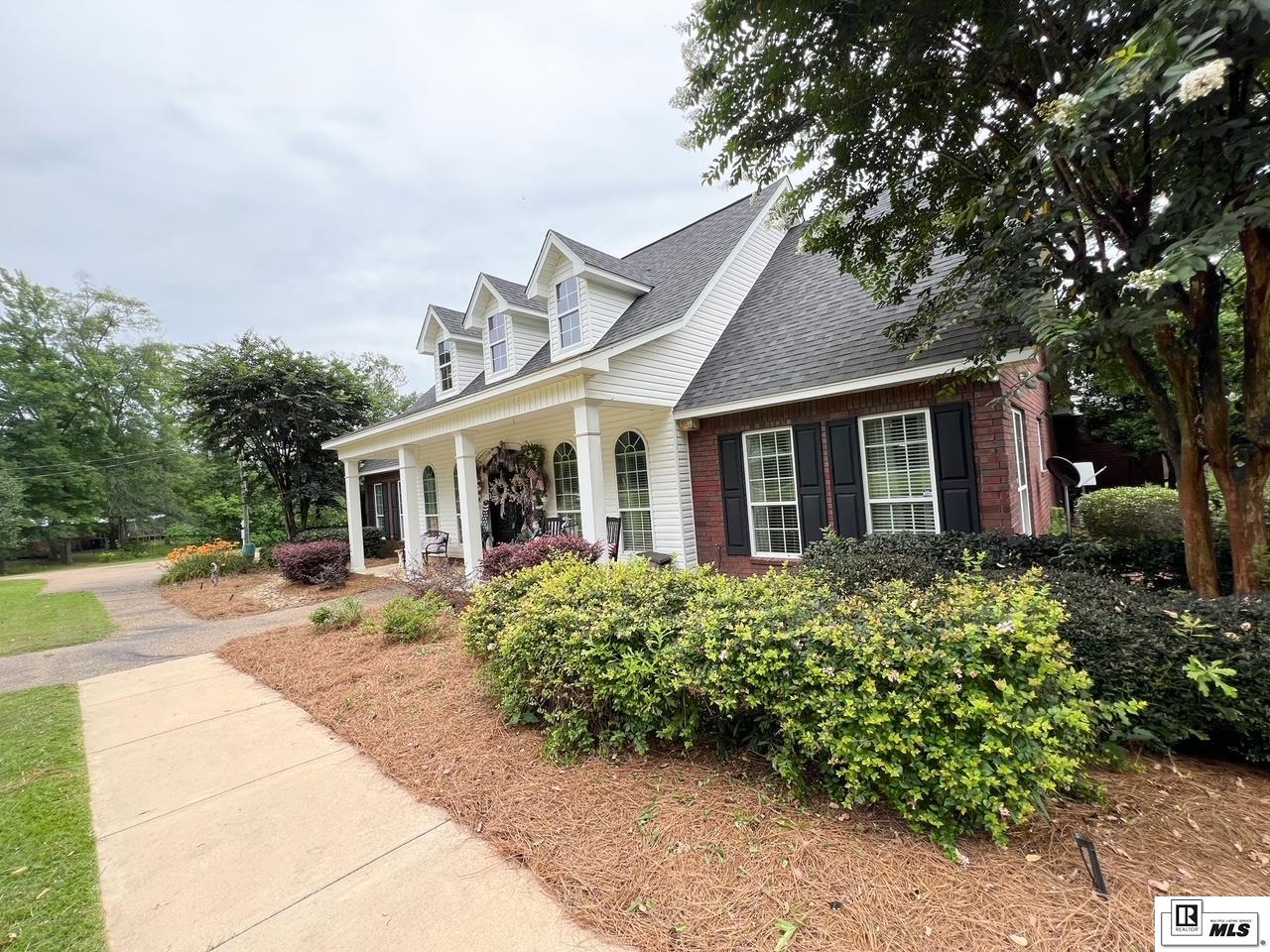 153 Oakhaven Drive