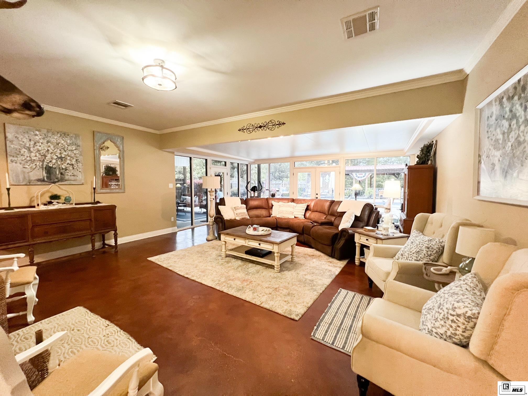 153 Oakhaven Drive
