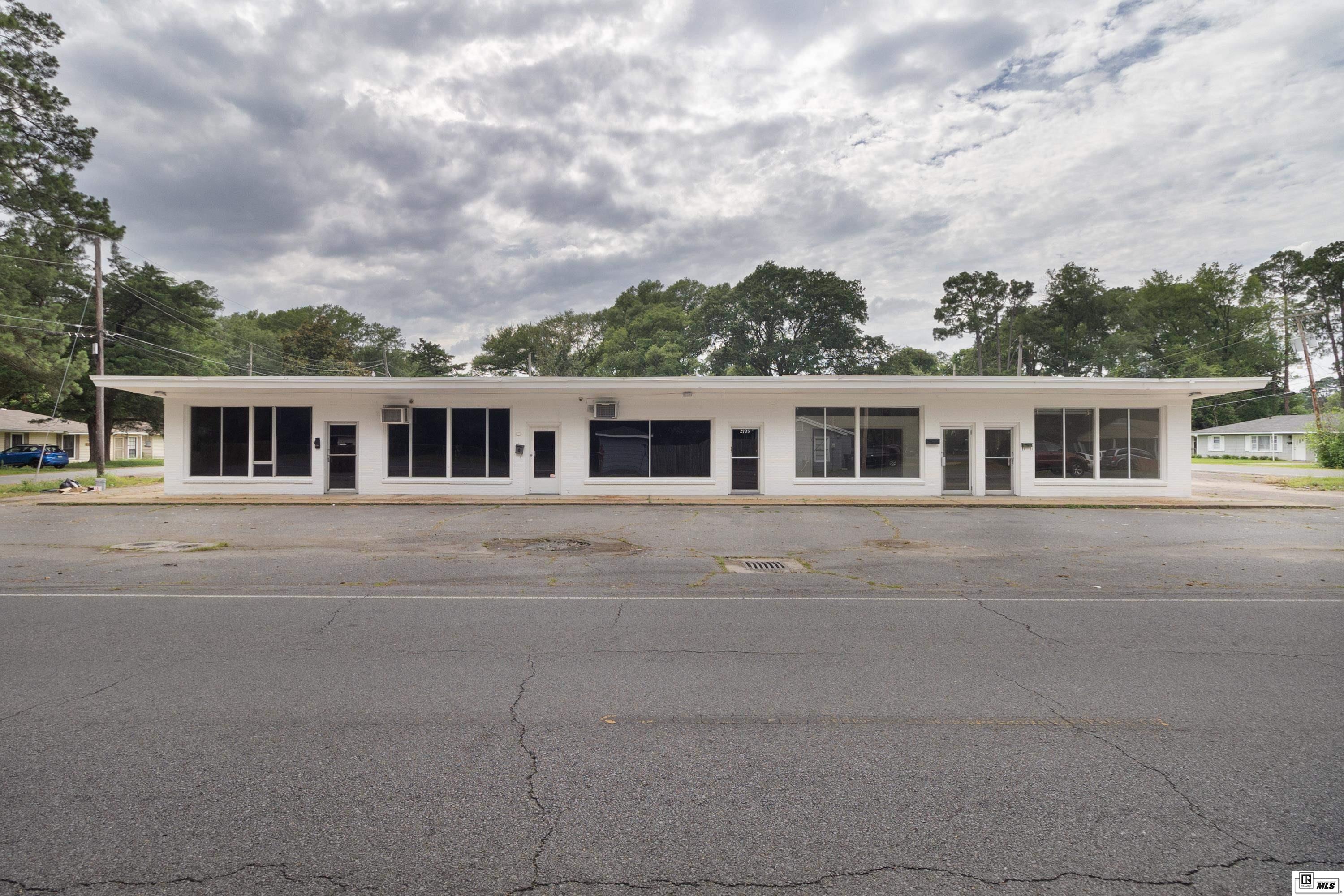 2701 Oliver Road