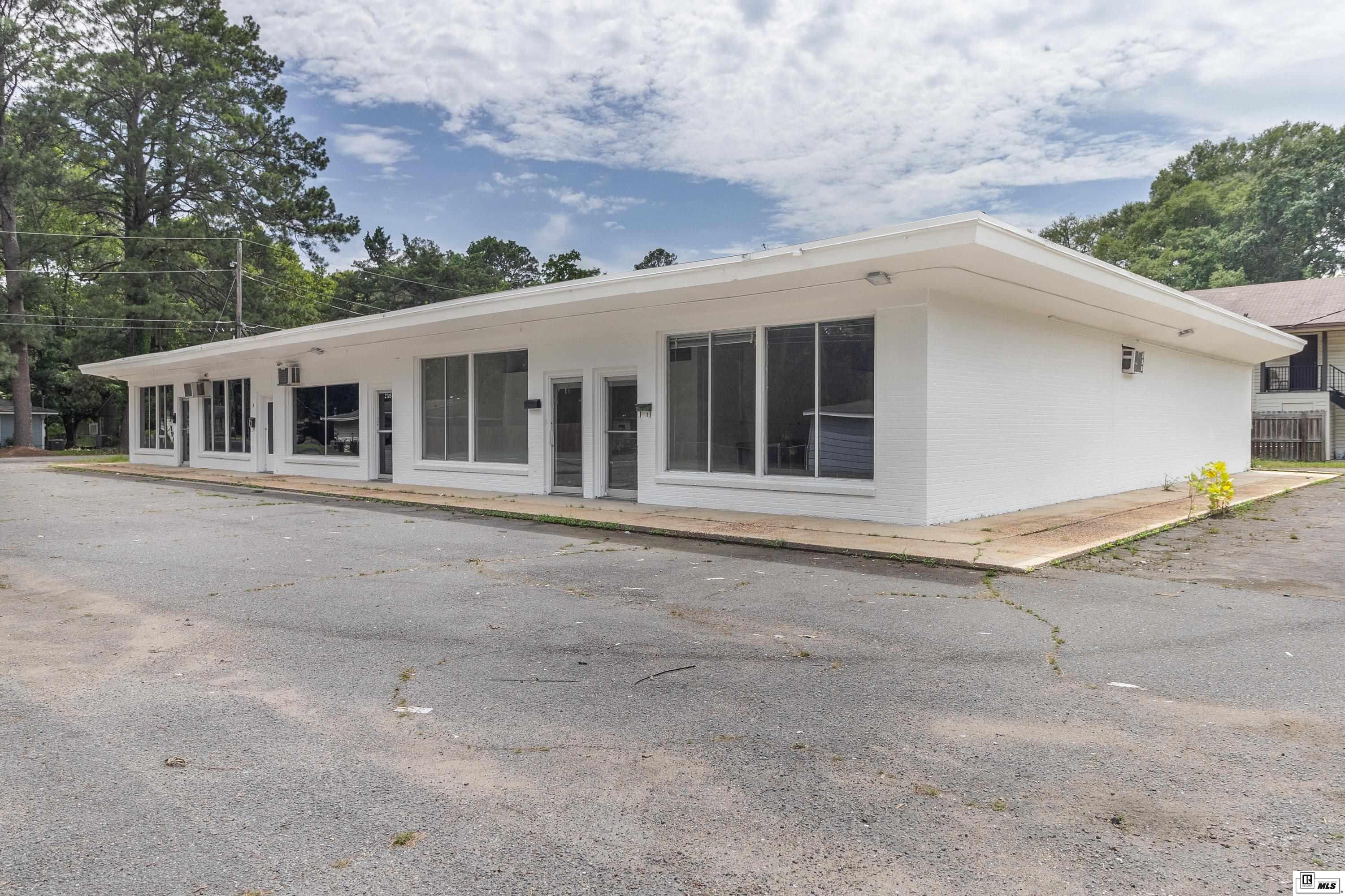 2701 Oliver Road
