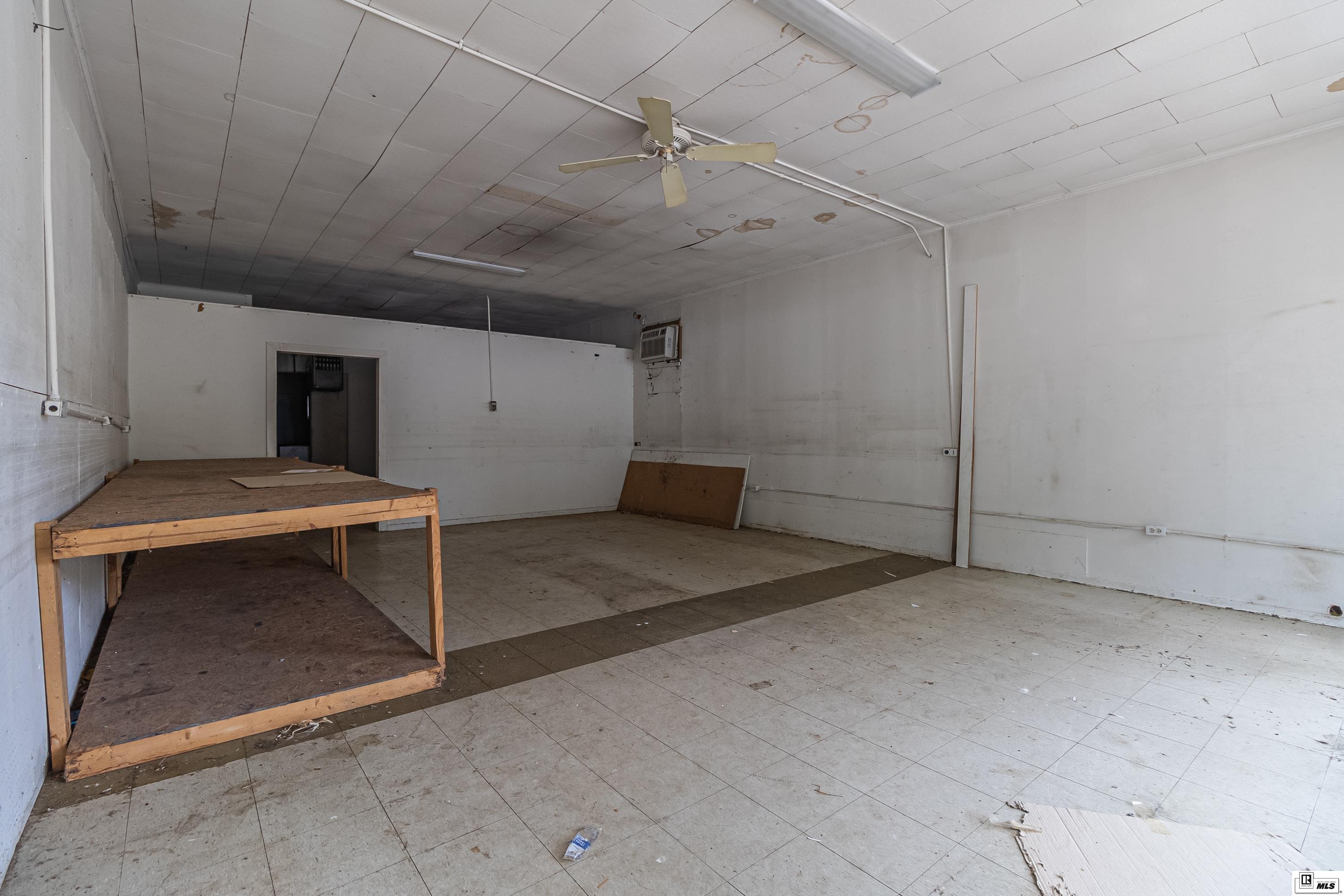 2701 Oliver Road