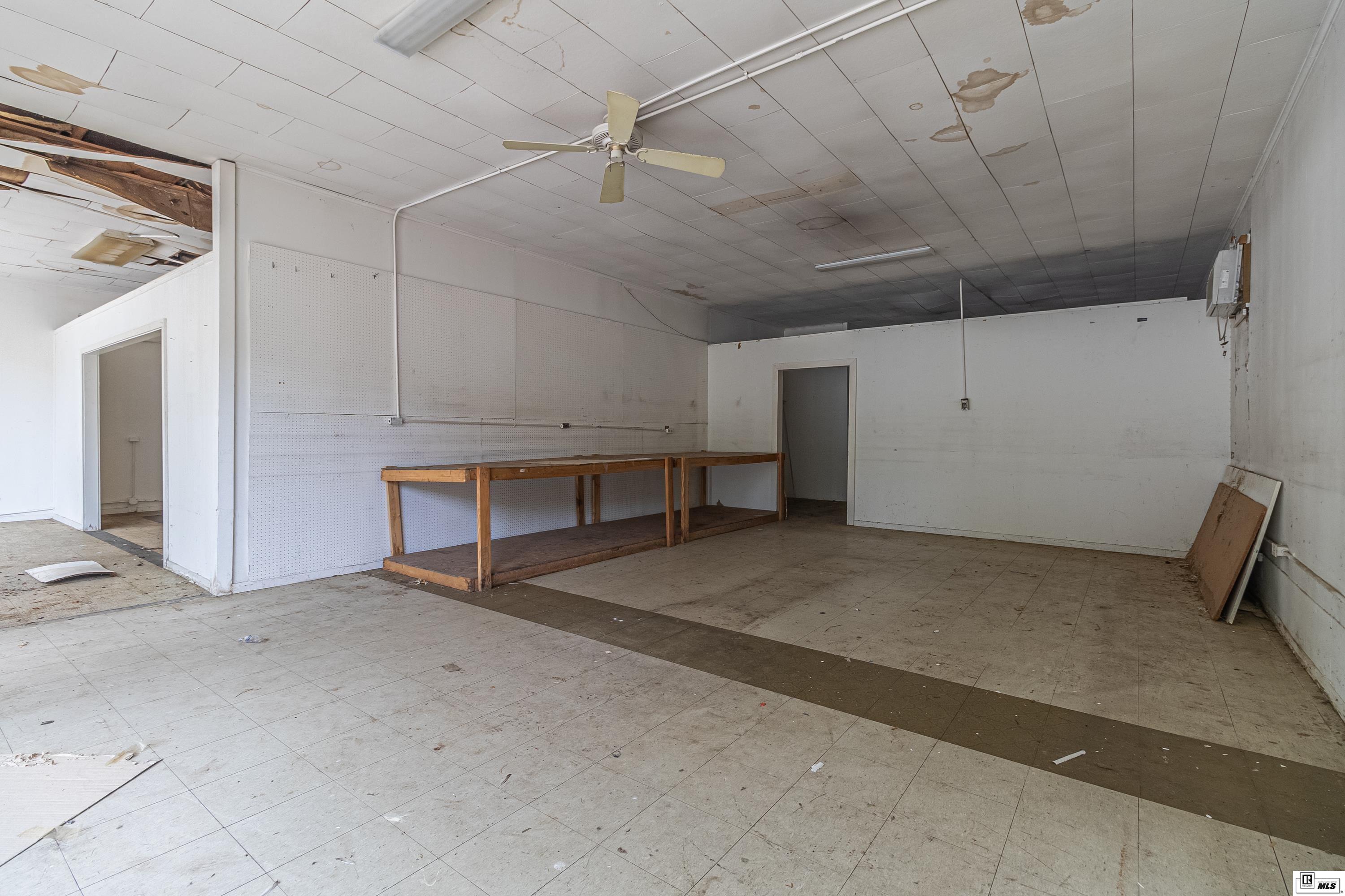 2701 Oliver Road