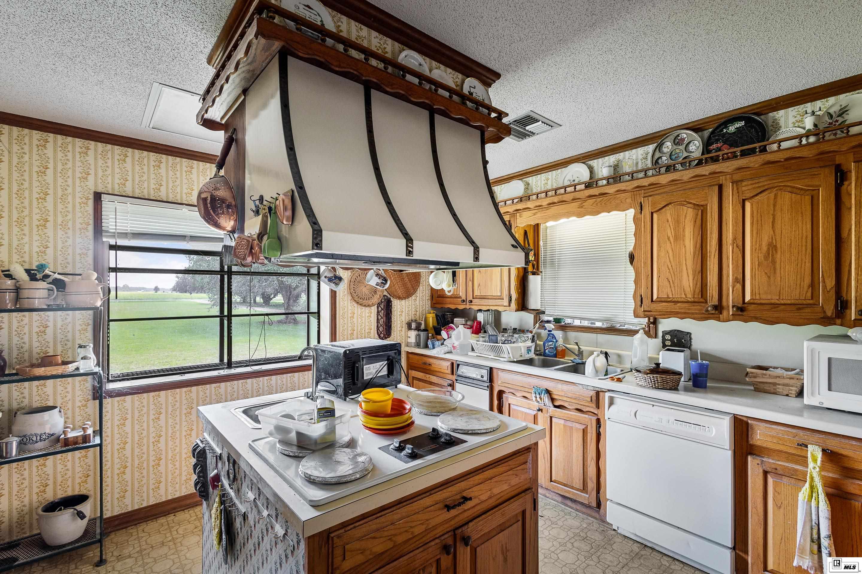 396 Highway 875
