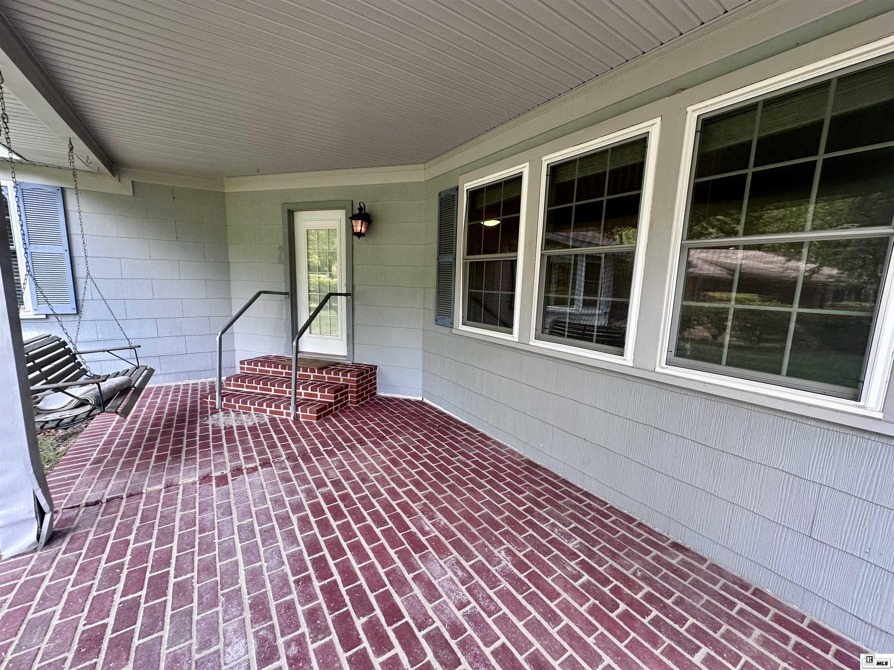121 Pinecrest Drive