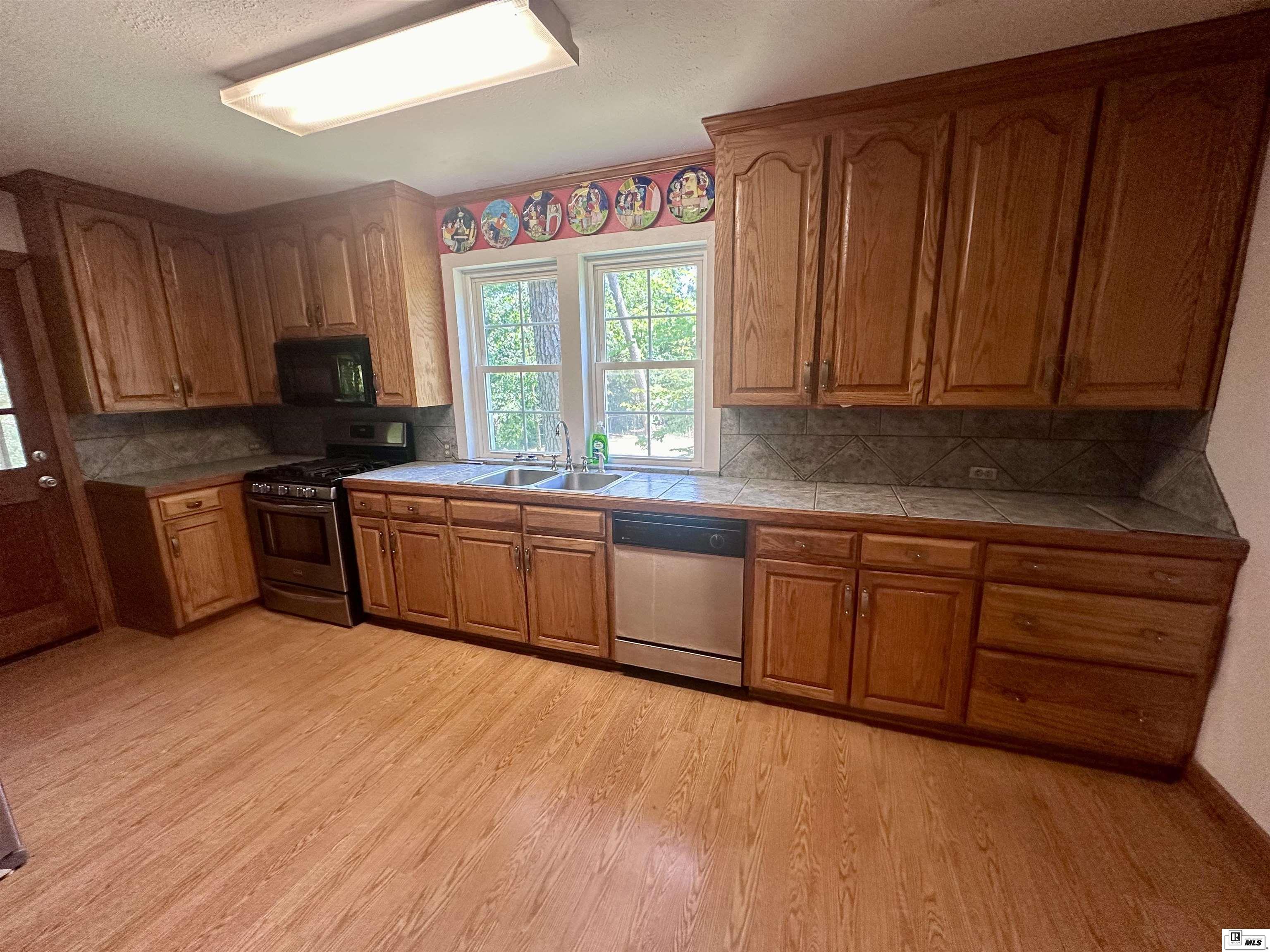 121 Pinecrest Drive