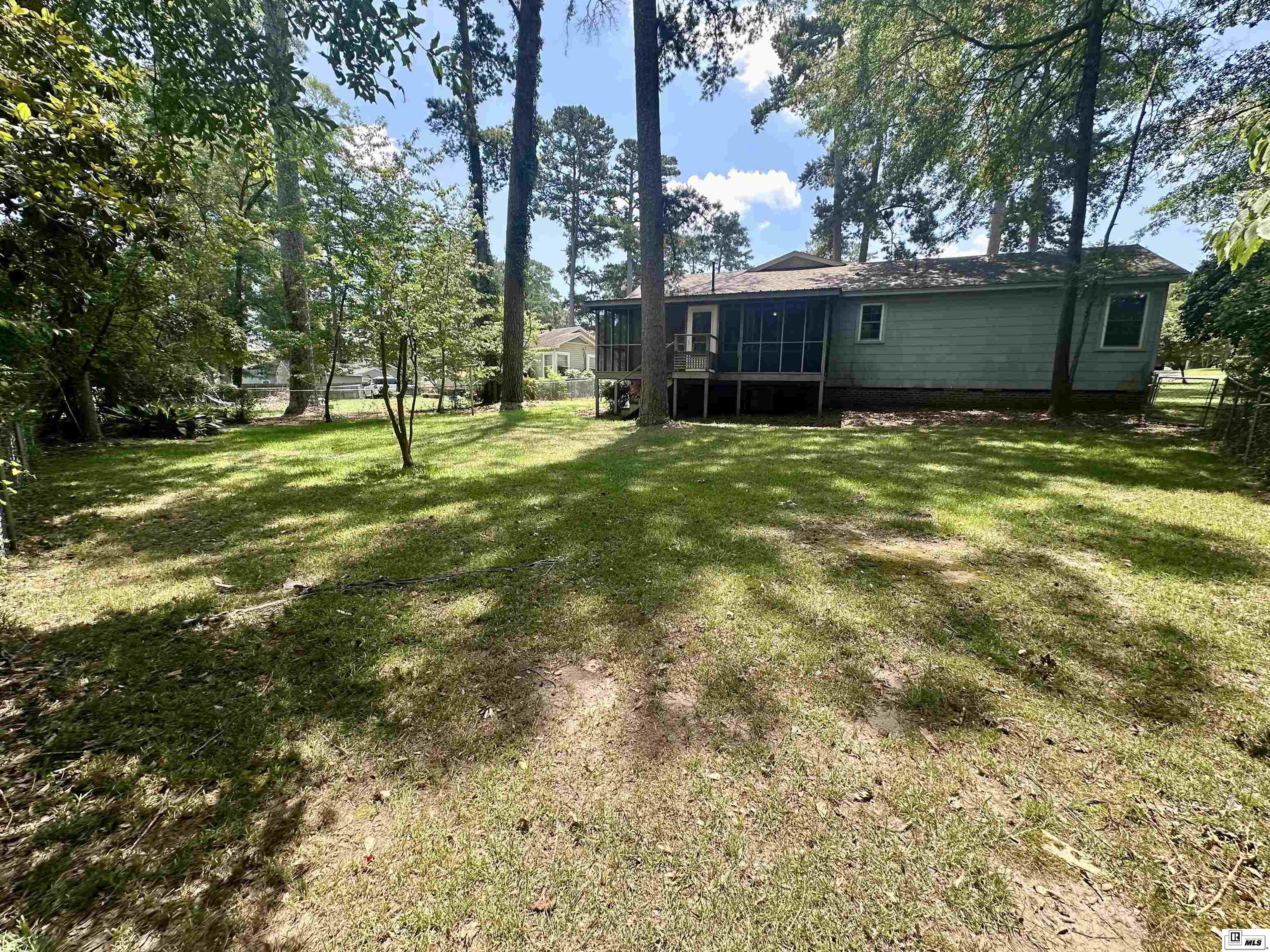 121 Pinecrest Drive