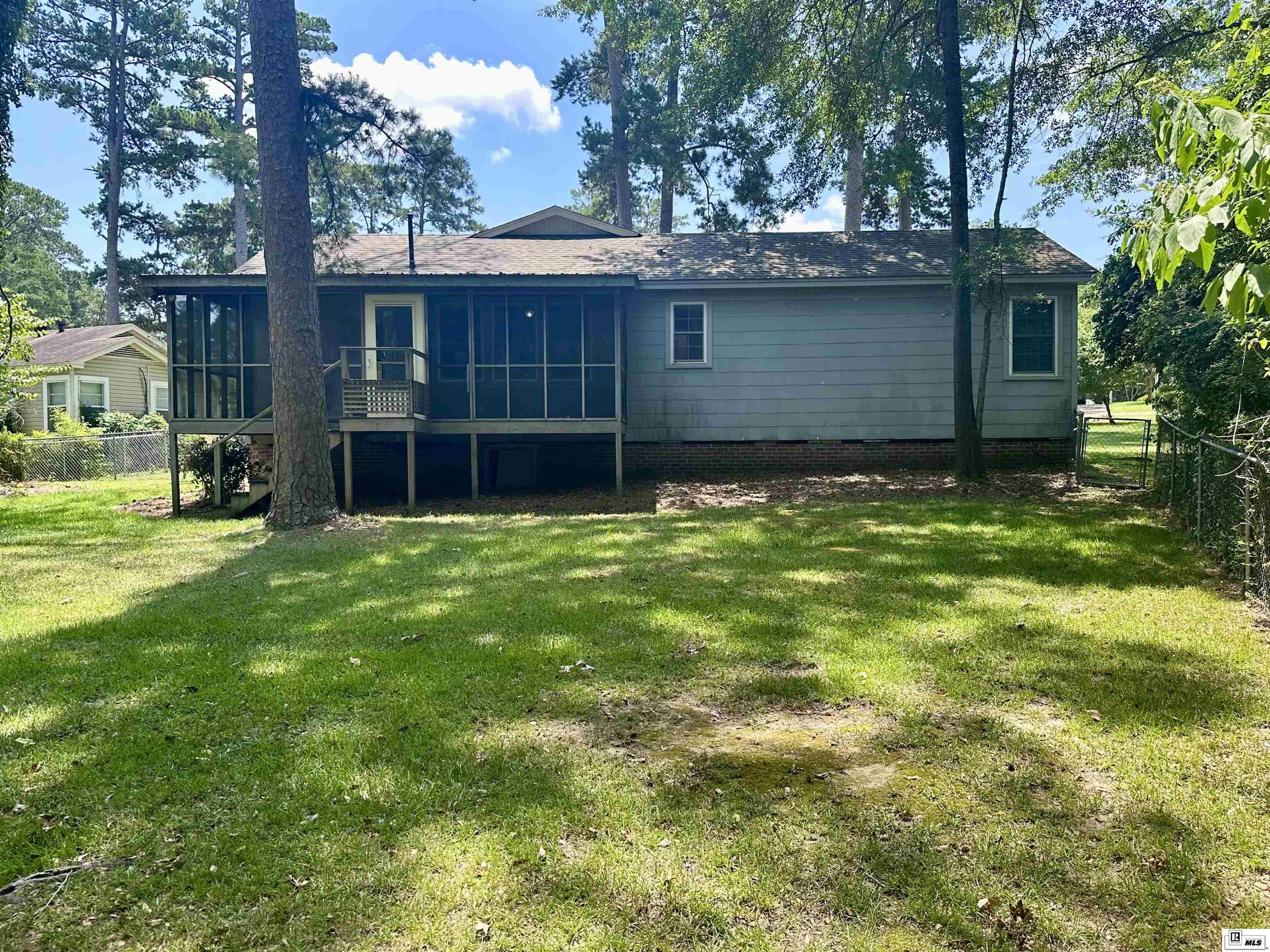 121 Pinecrest Drive