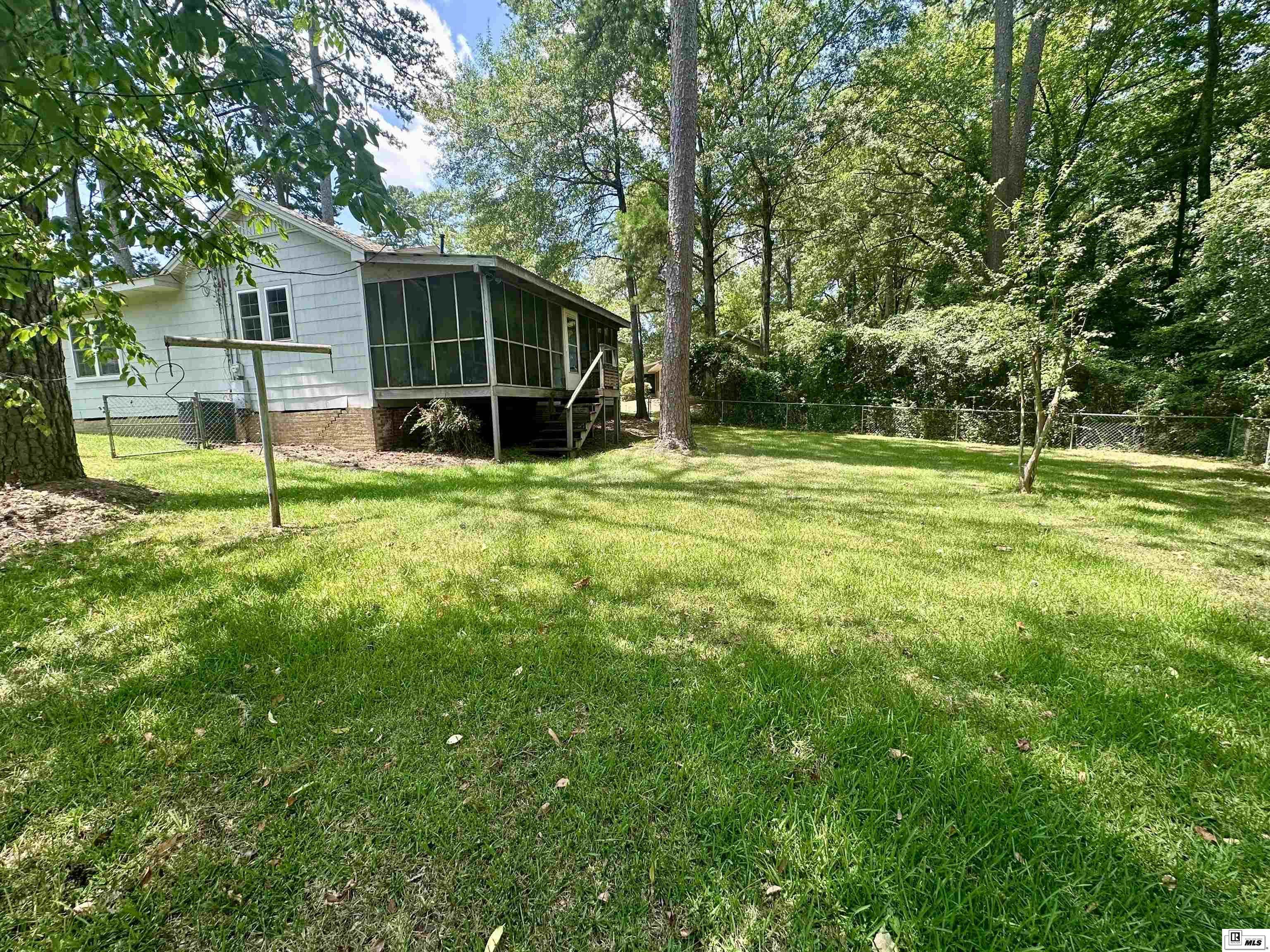 121 Pinecrest Drive