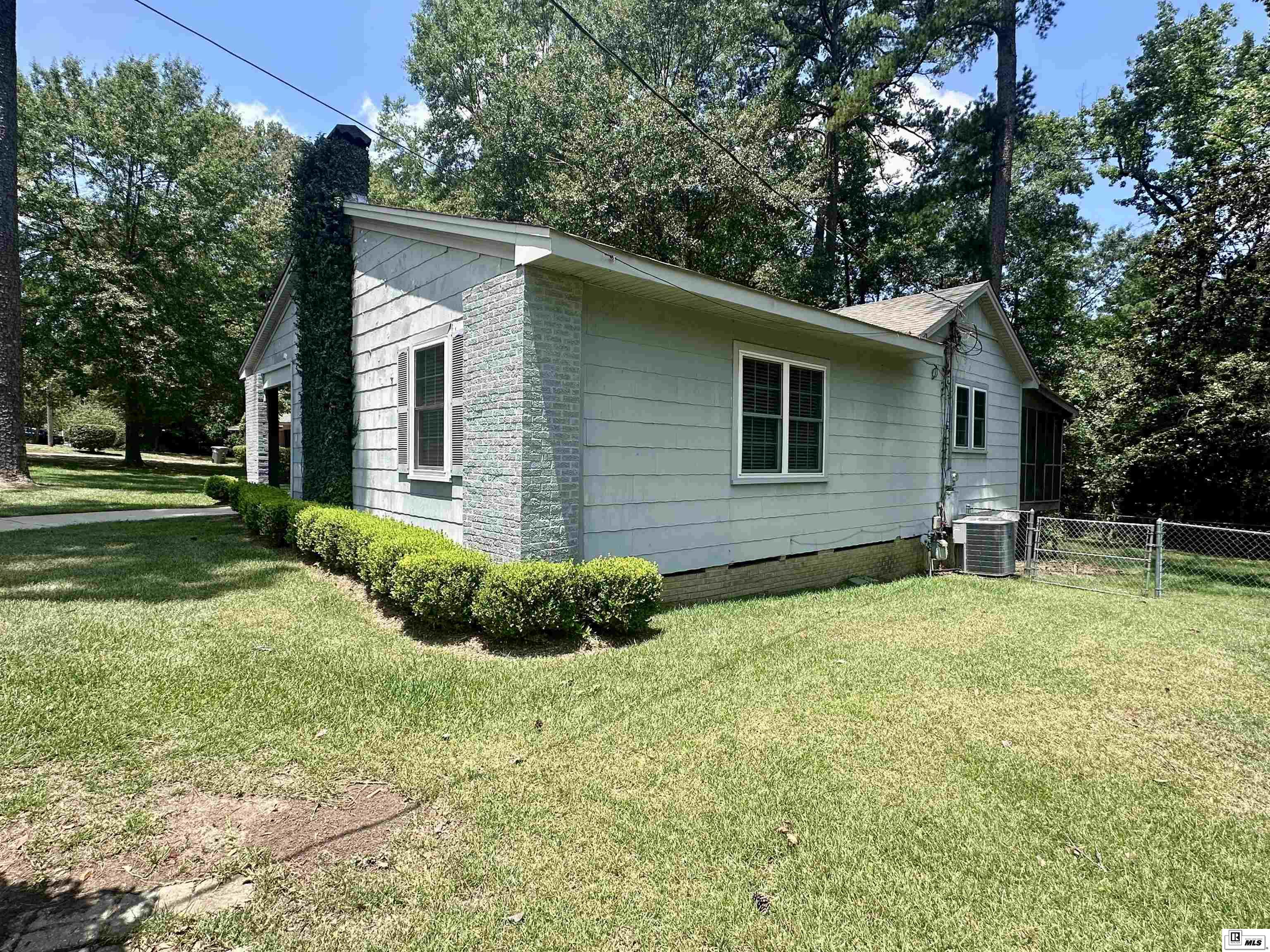121 Pinecrest Drive